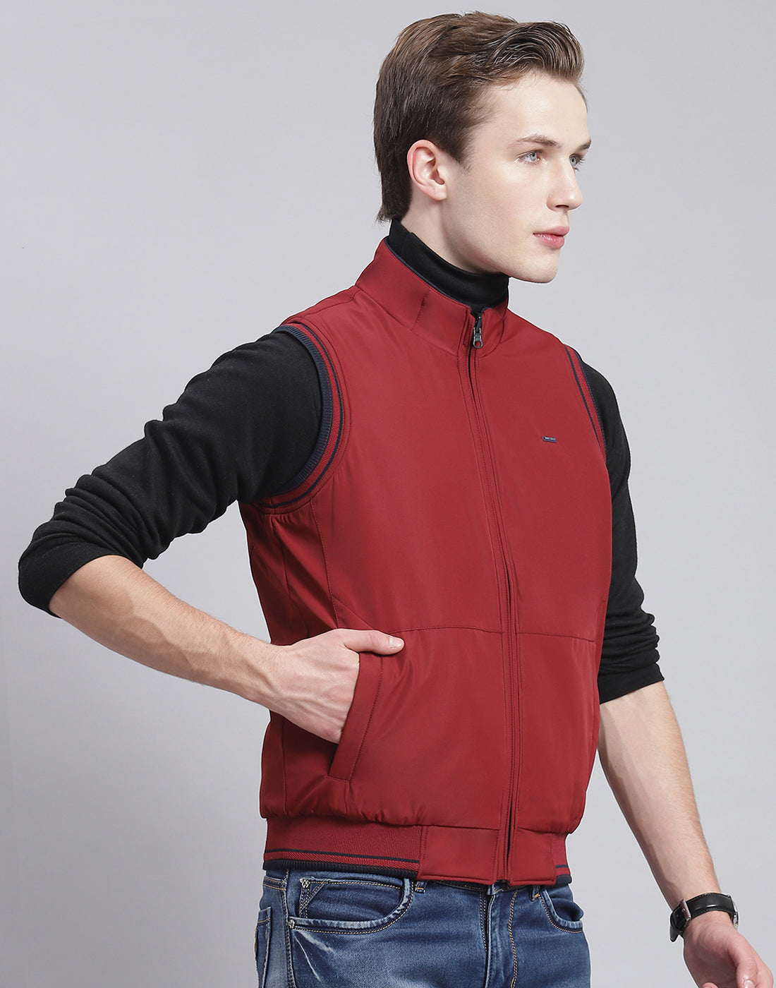 Men Maroon Solid Stand Collar Sleeveless Jacket