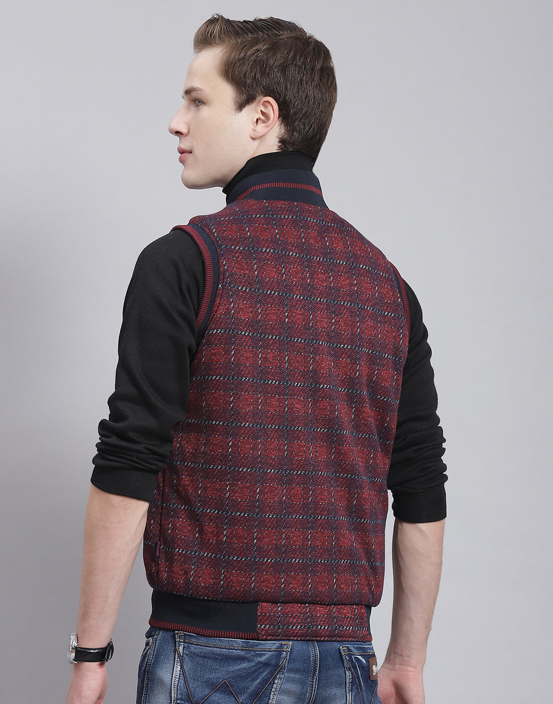 Men Maroon Solid Stand Collar Sleeveless Jacket