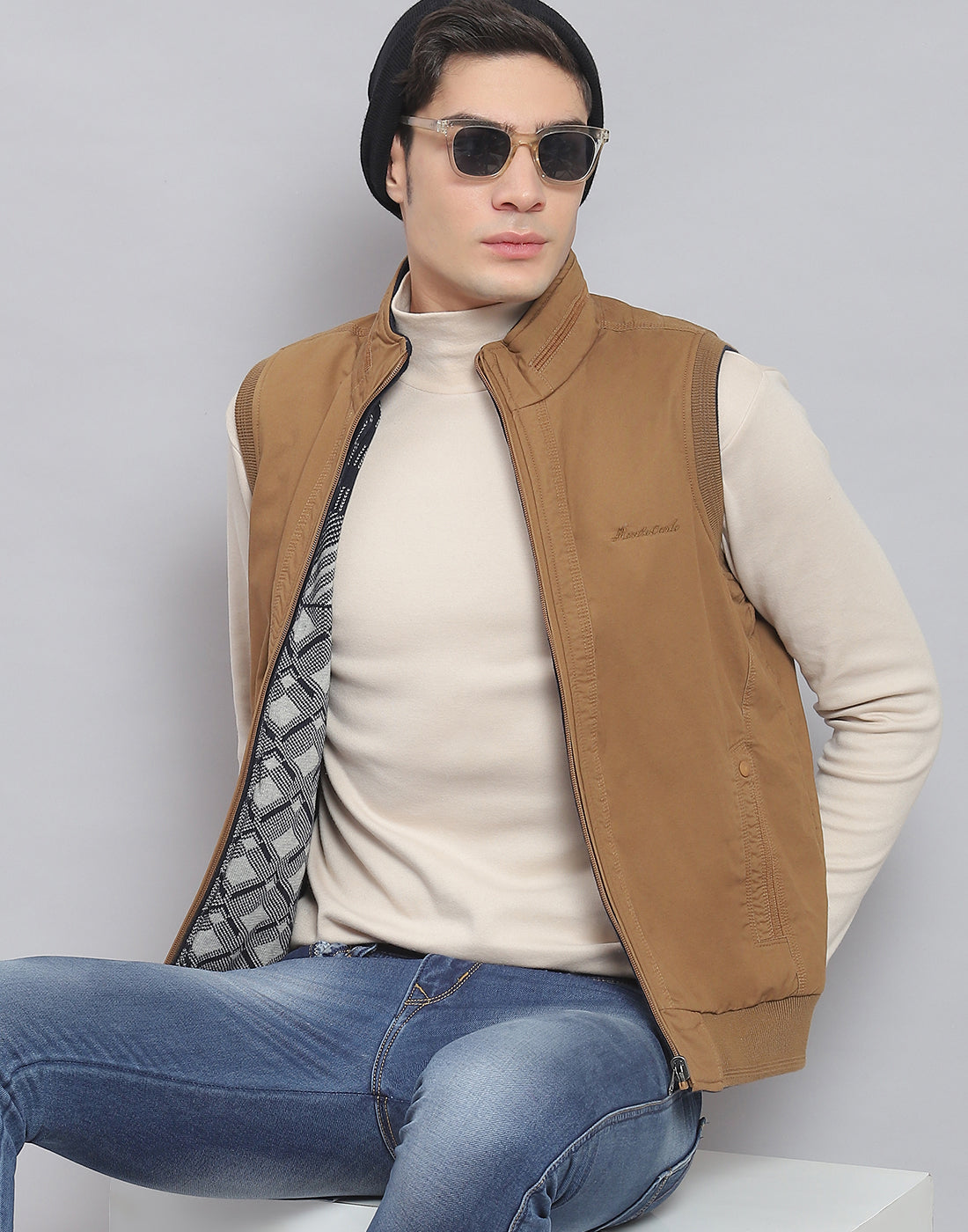 Men Brown Solid Stand Collar Sleeveless Jacket