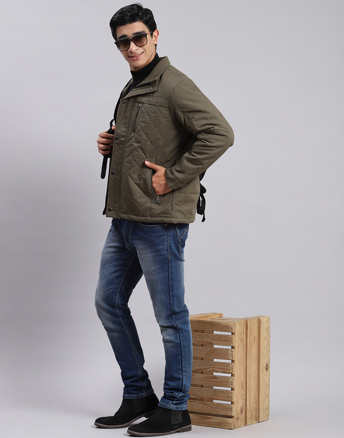 Men Olive Solid Spread Collar Full Sleeve Jackets