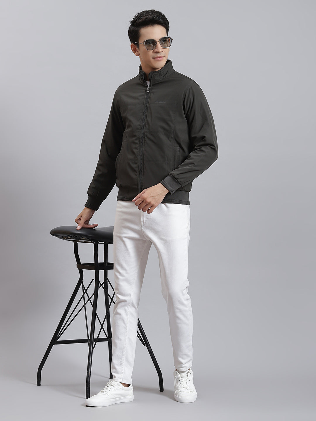 Men Olive Solid Stand Collar Full Sleeve Jackets