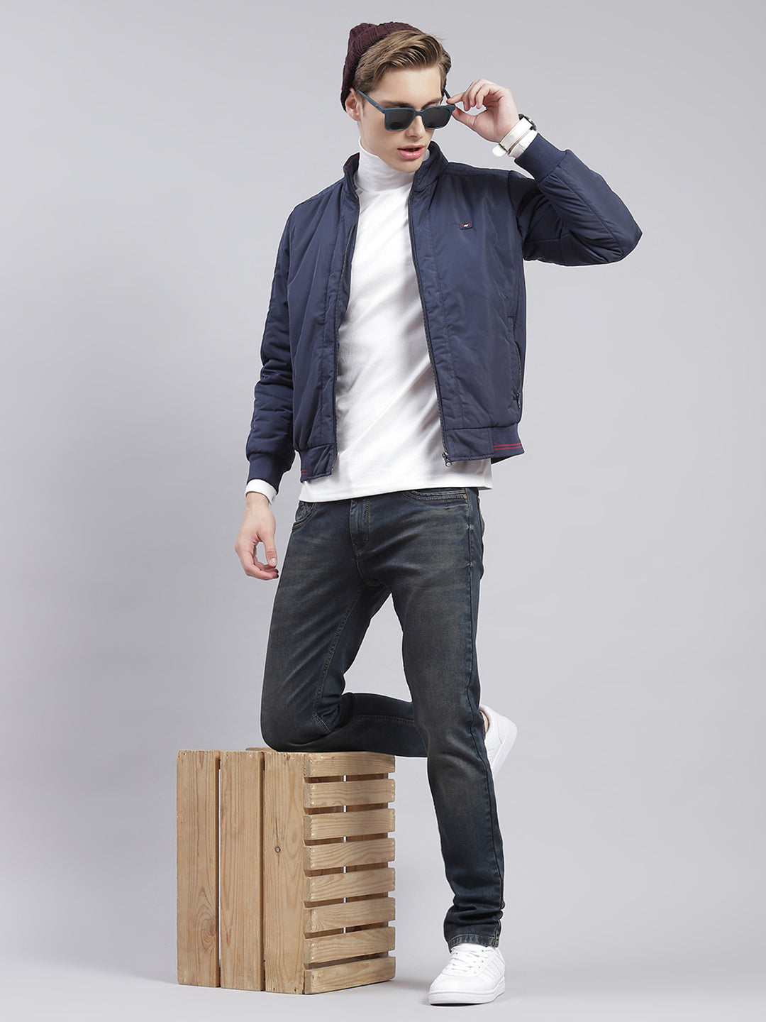 Men Blue Solid Stand Collar Full Sleeve Jackets