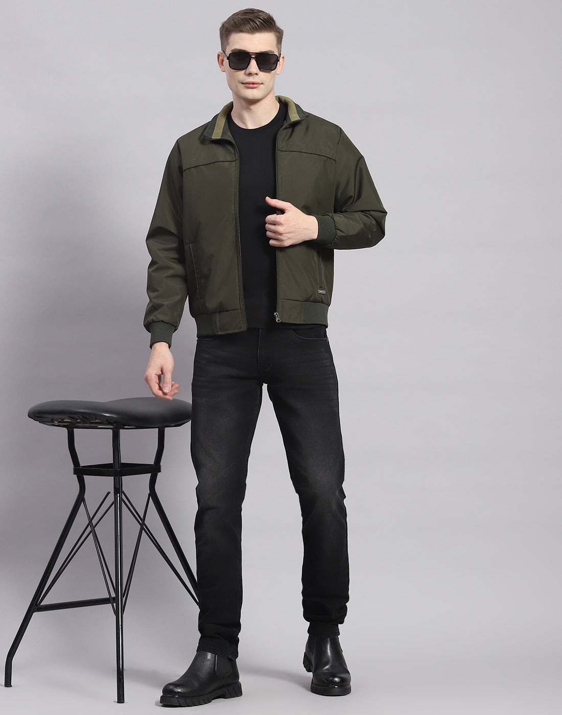 Men Olive Solid Stand Collar Full Sleeve Jacket