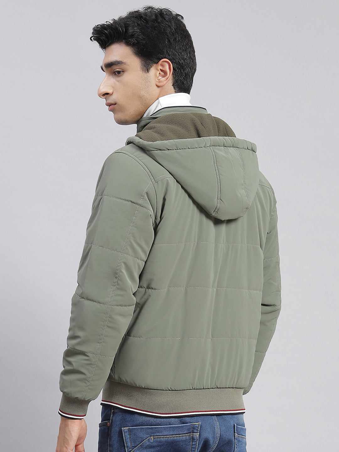 Men Green Solid Hooded Full Sleeve Jackets