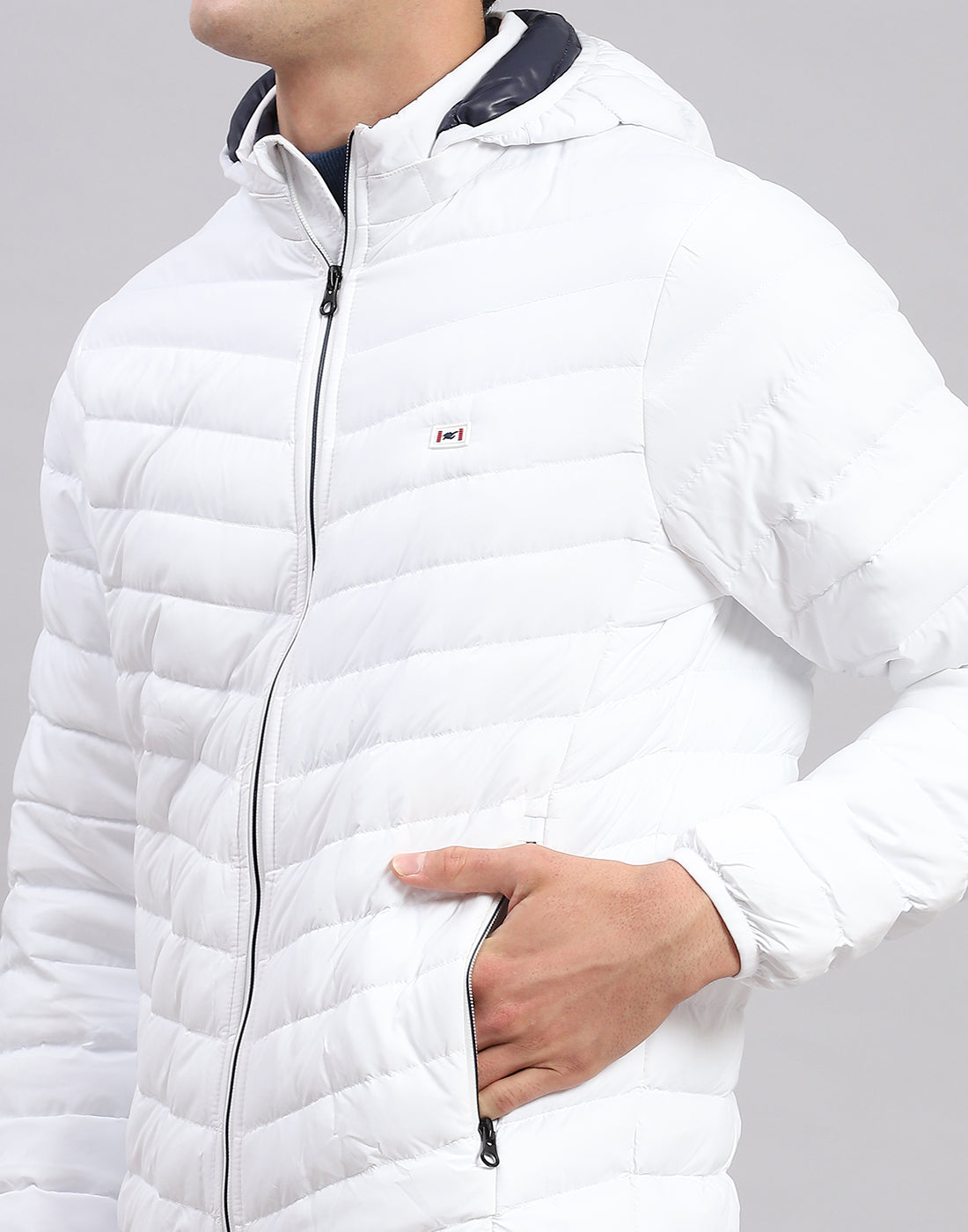 Men White Solid Hooded Full Sleeve Jackets