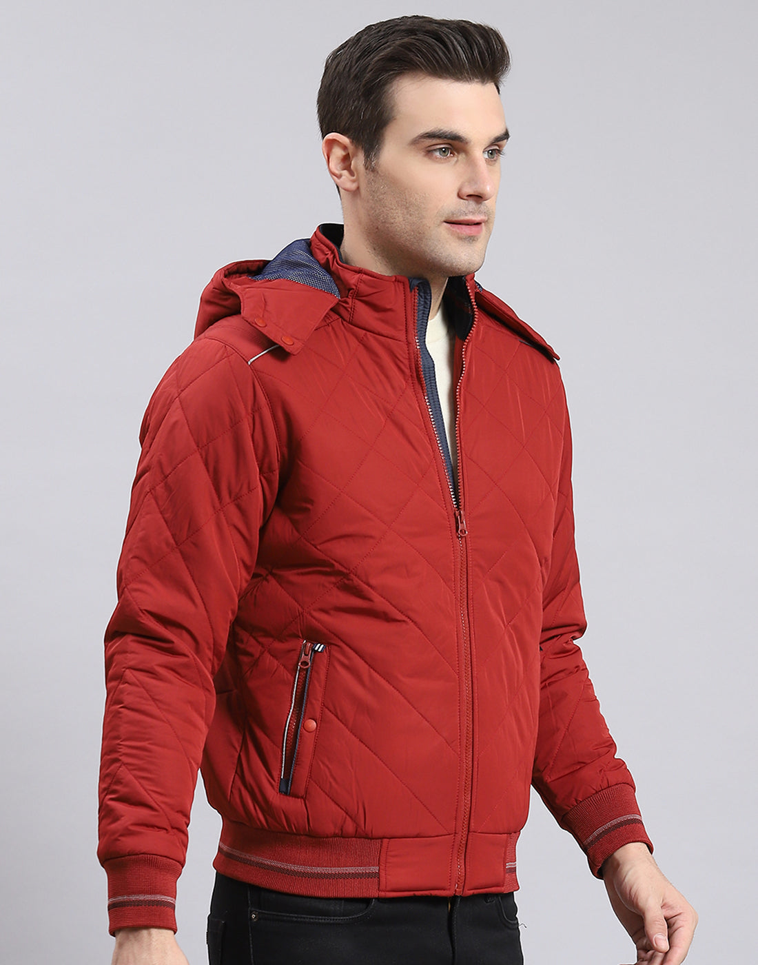Men Red Solid Hooded Full Sleeve Jacket