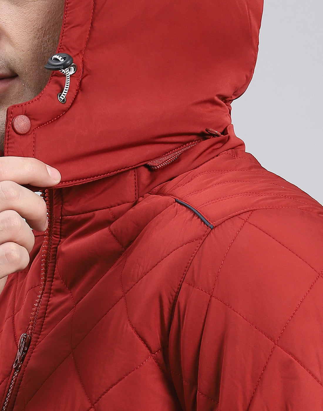 Men Red Solid Hooded Full Sleeve Jacket