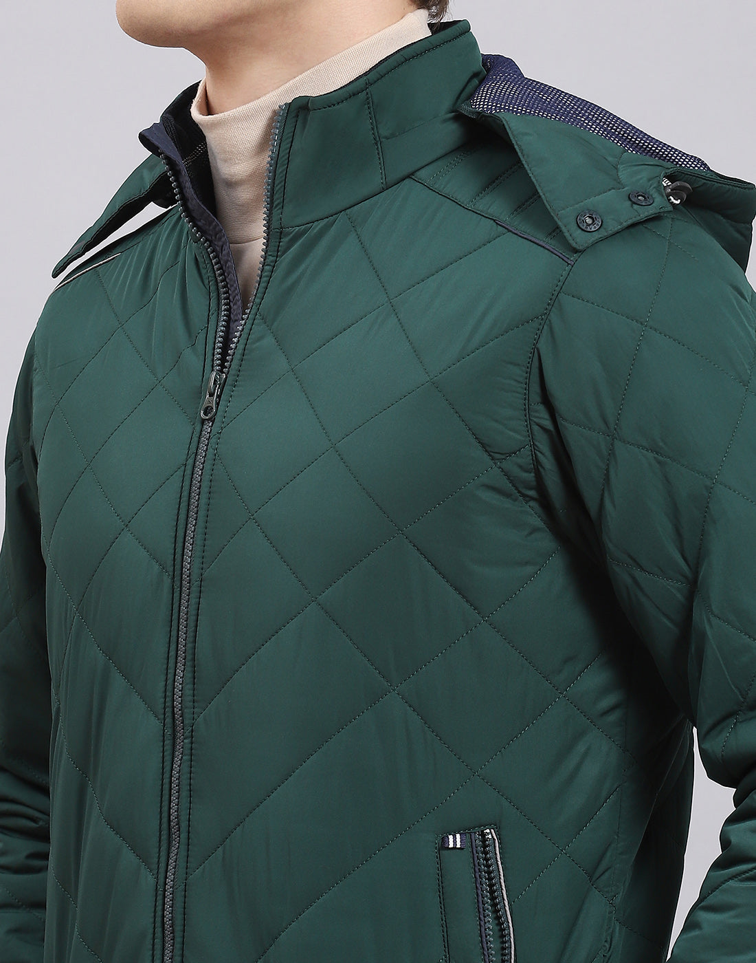 Men Green Solid Hooded Full Sleeve Jacket