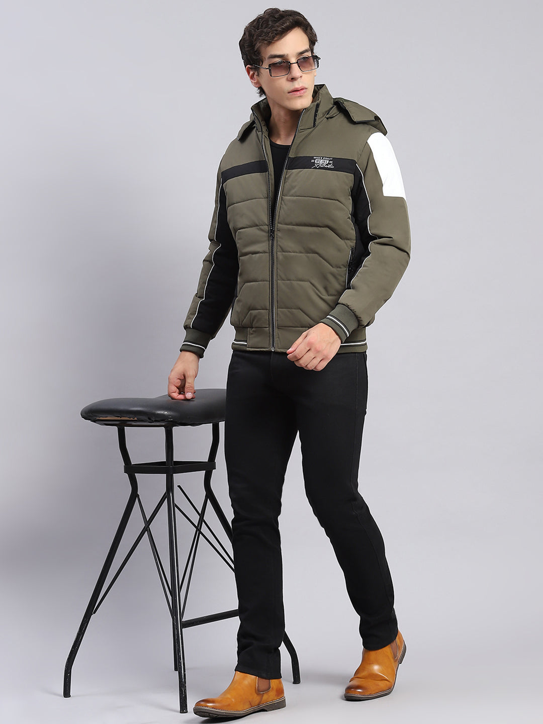 Men Olive Solid Hooded Full Sleeve Jackets