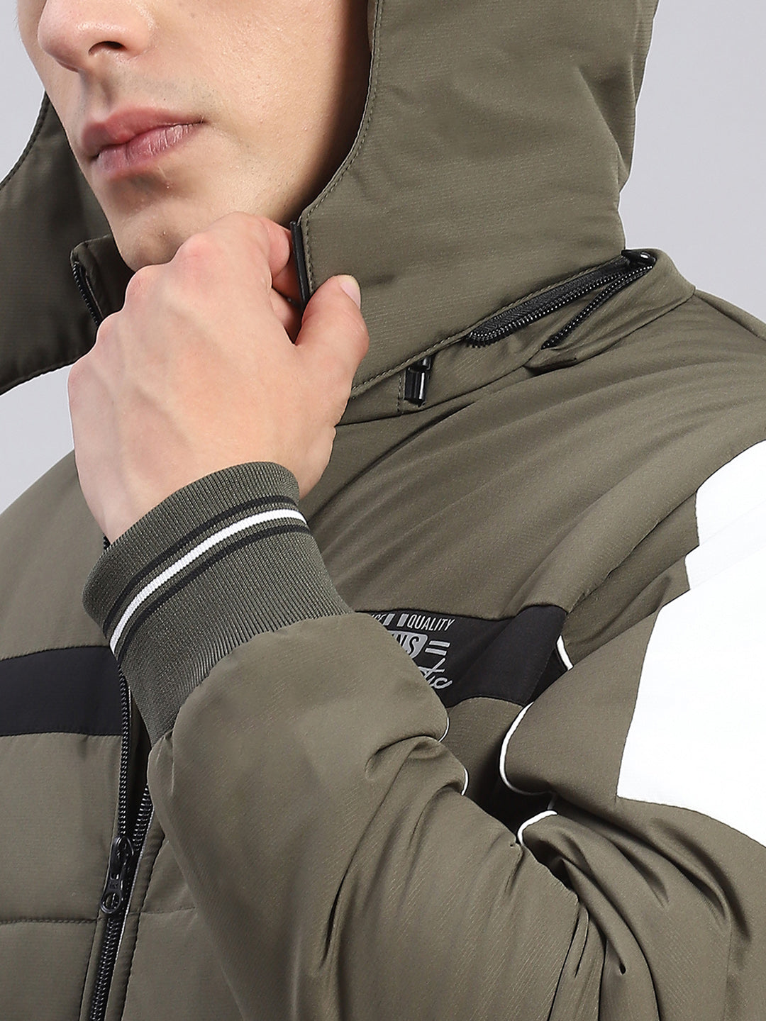 Men Olive Solid Hooded Full Sleeve Jackets