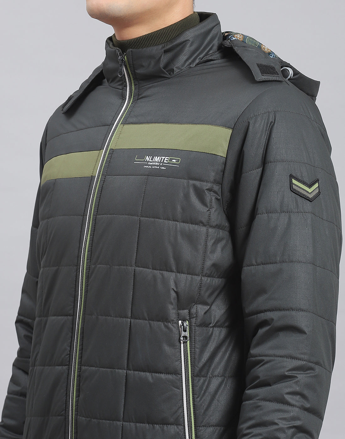 Men Olive Solid Hooded Full Sleeve Jacket