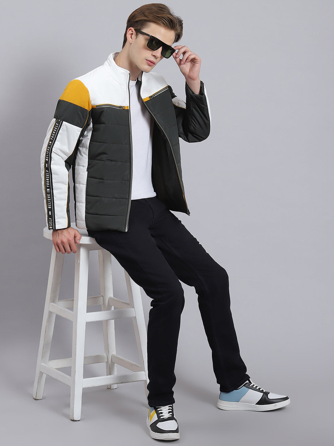 Men Green Solid Stand Collar Full Sleeve Jacket