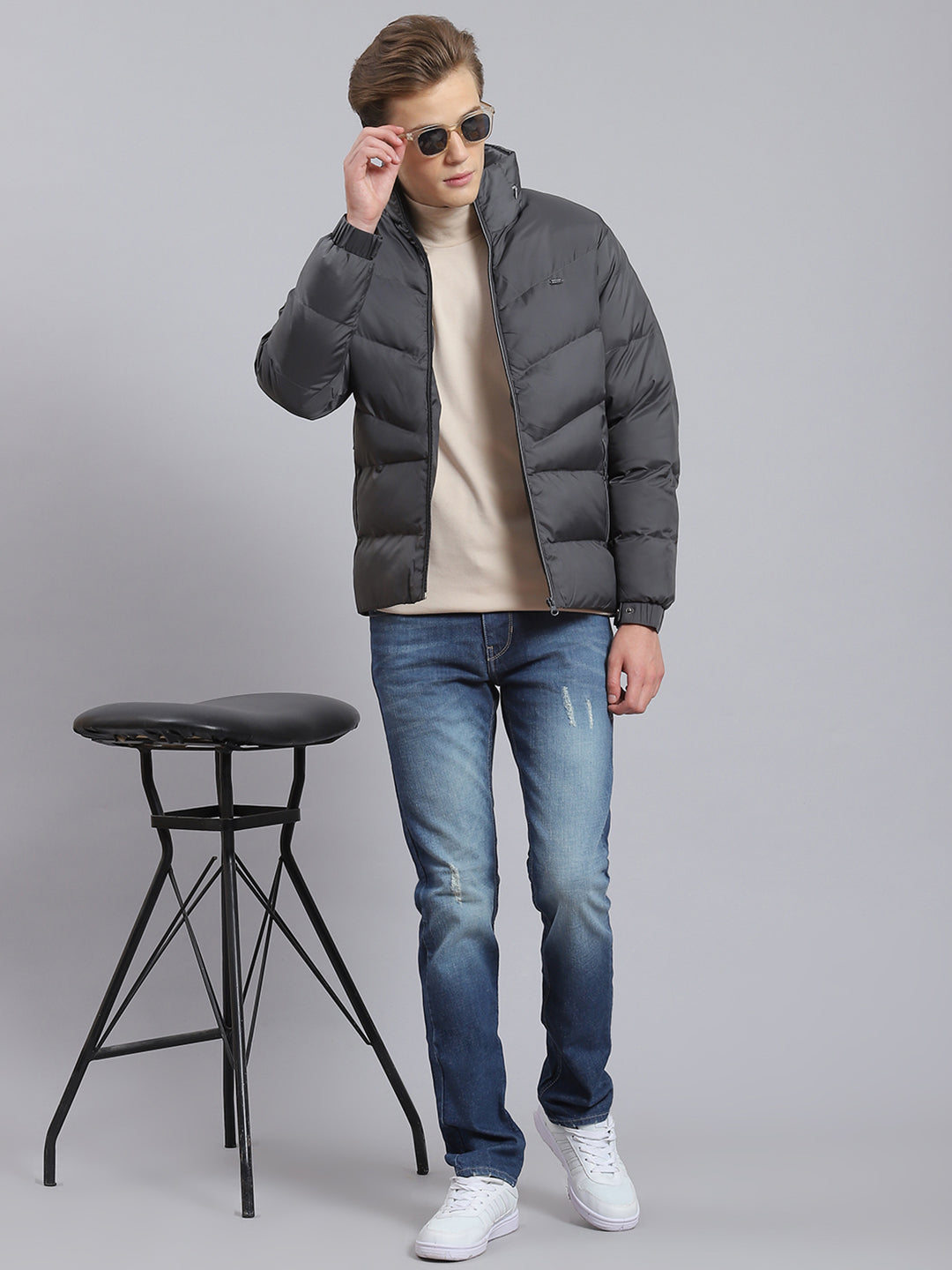 Men Grey Solid Hooded Full Sleeve Jacket