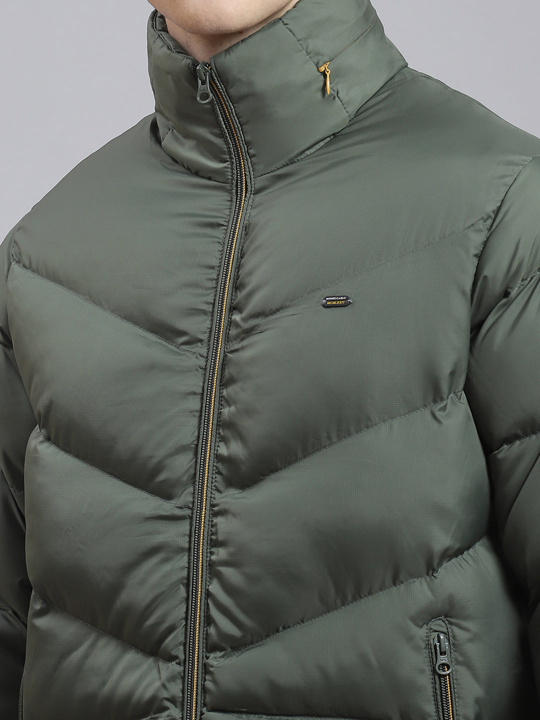 Men Green Solid Hooded Full Sleeve Jacket