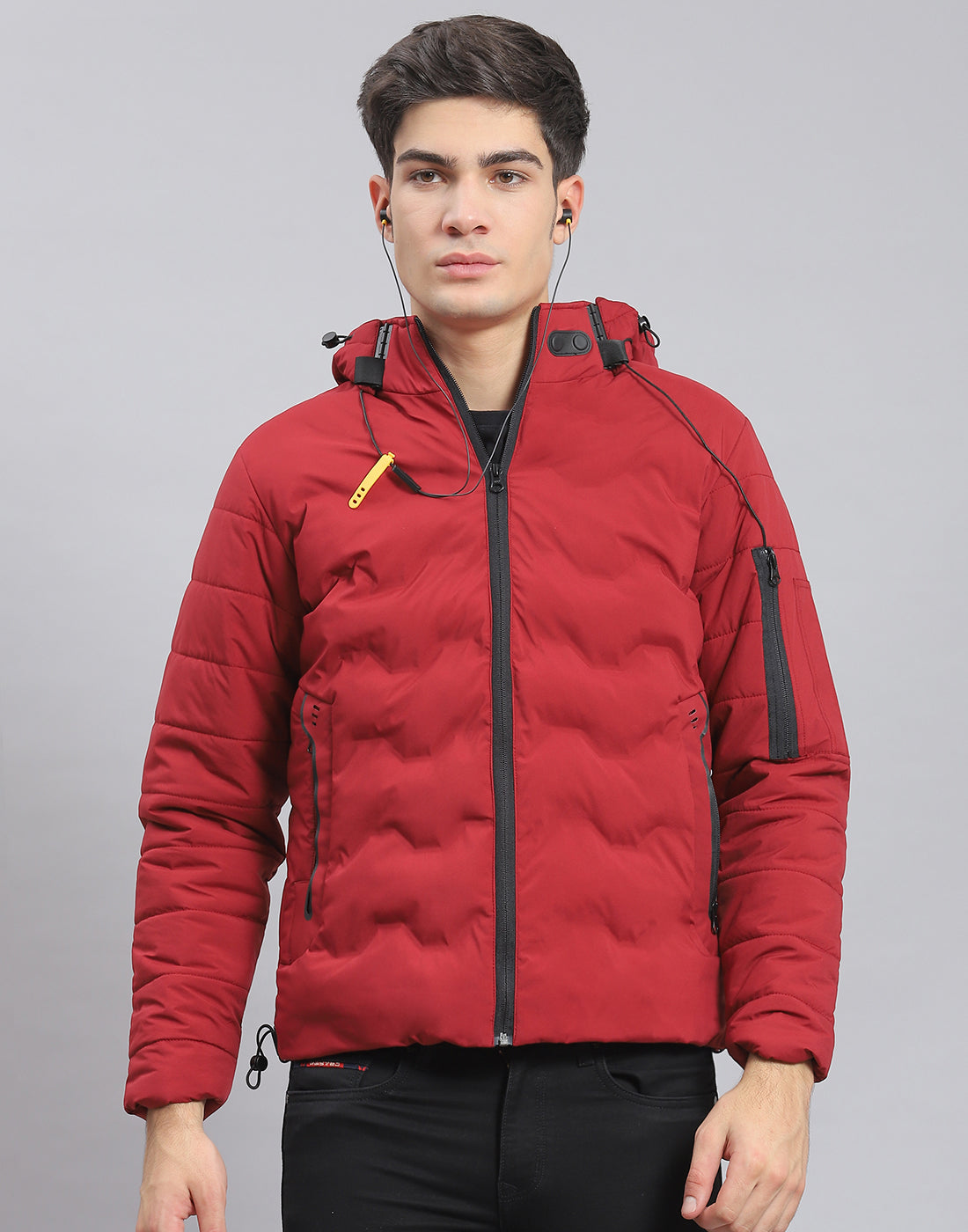 Men Maroon Solid Hooded Full Sleeve Jacket