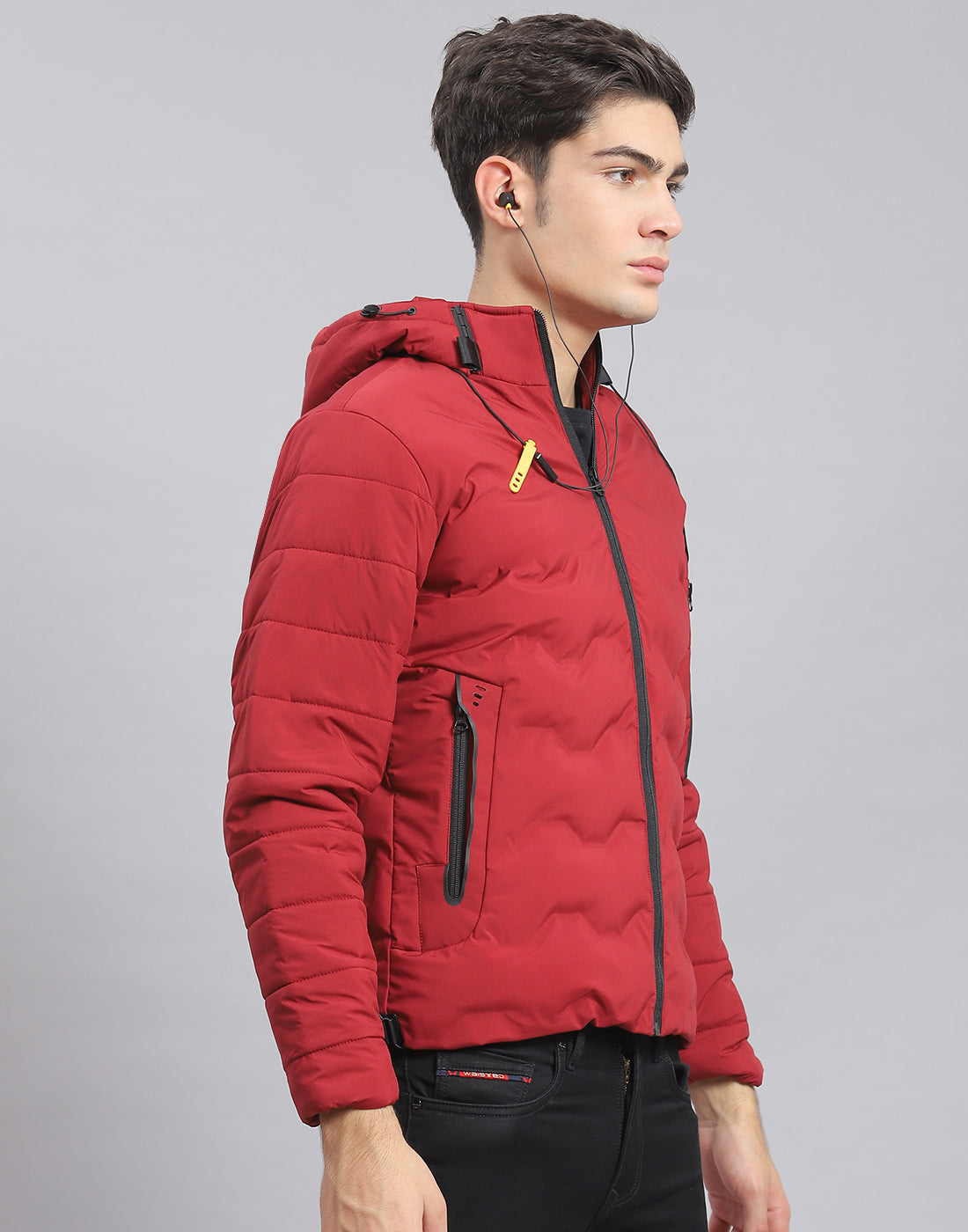 Men Maroon Solid Hooded Full Sleeve Jacket