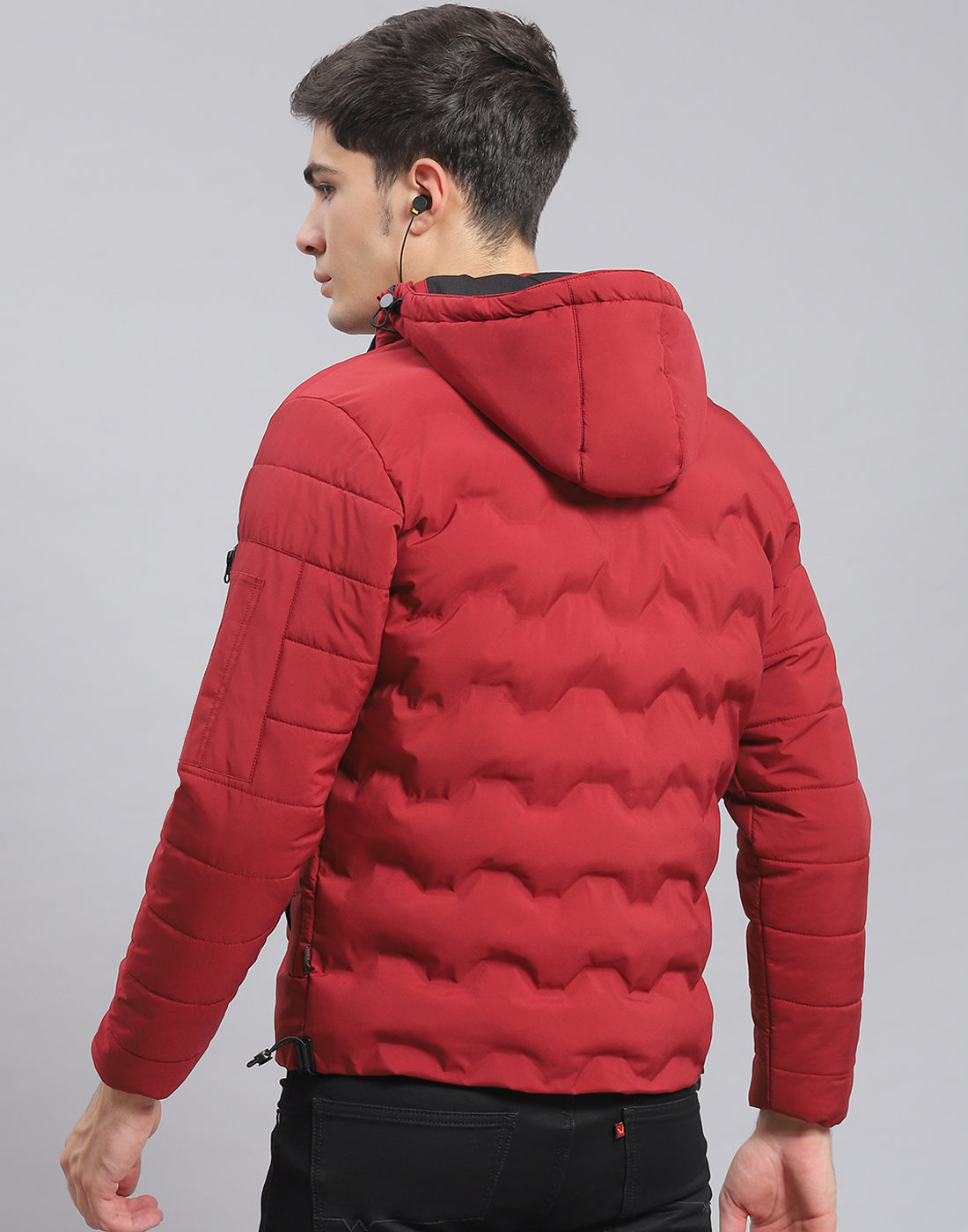 Men Maroon Solid Hooded Full Sleeve Jacket