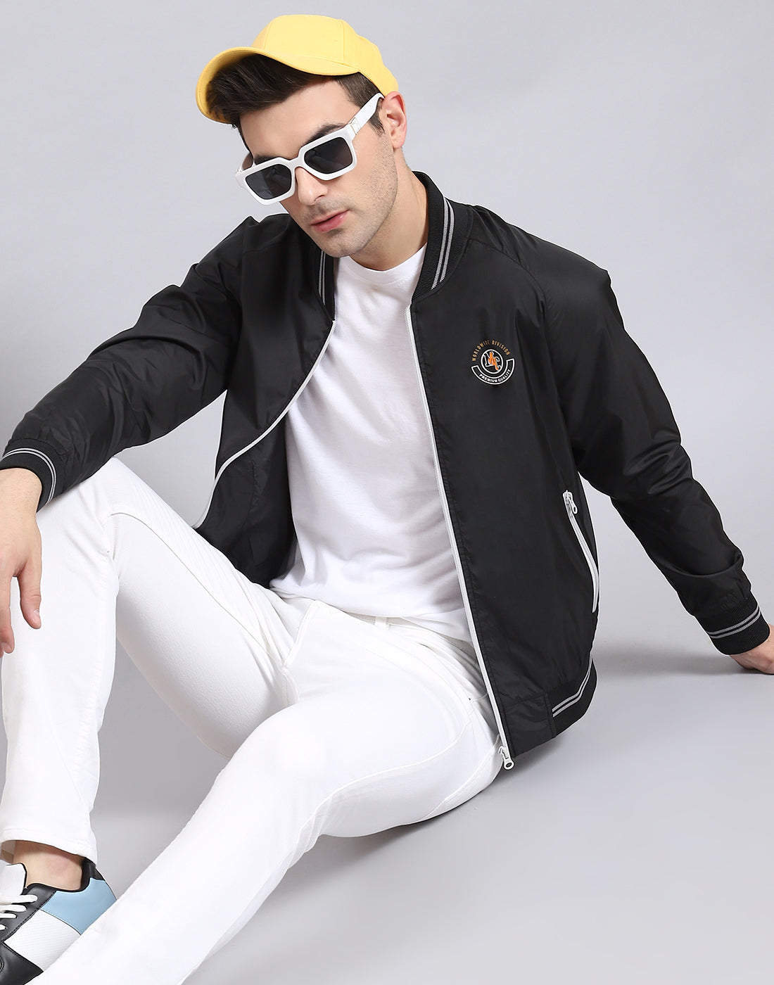 Men Black Solid Mandarin Collar Full Sleeve Jacket