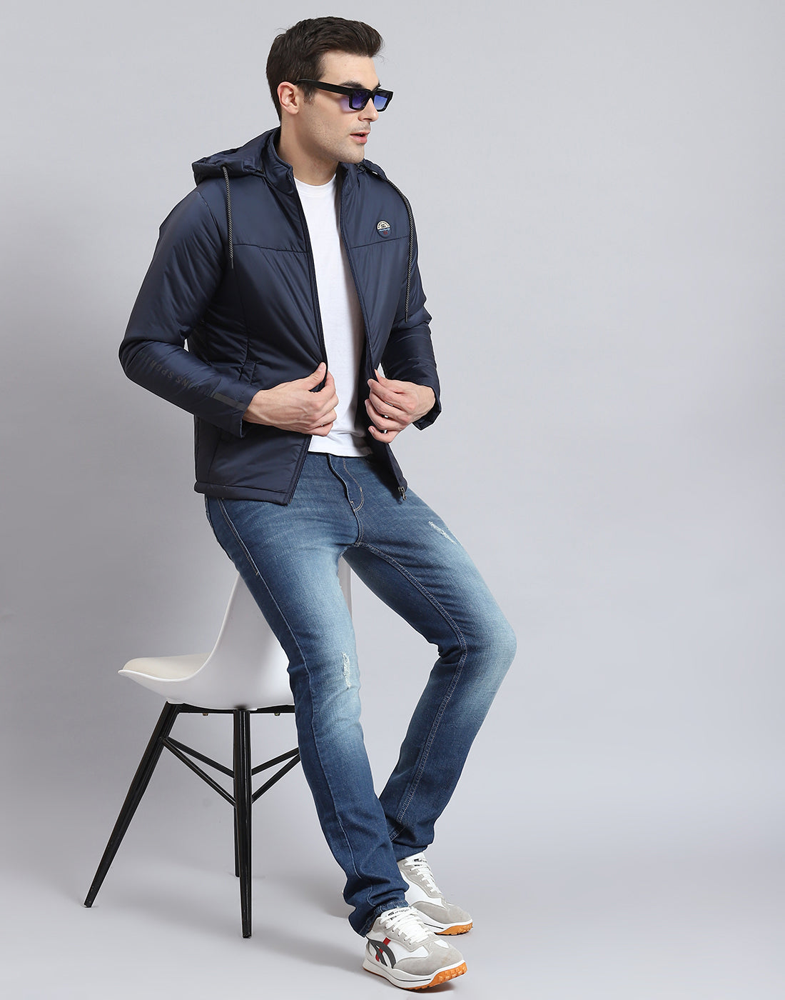 Men Navy Blue Solid Hooded Full Sleeve Jacket