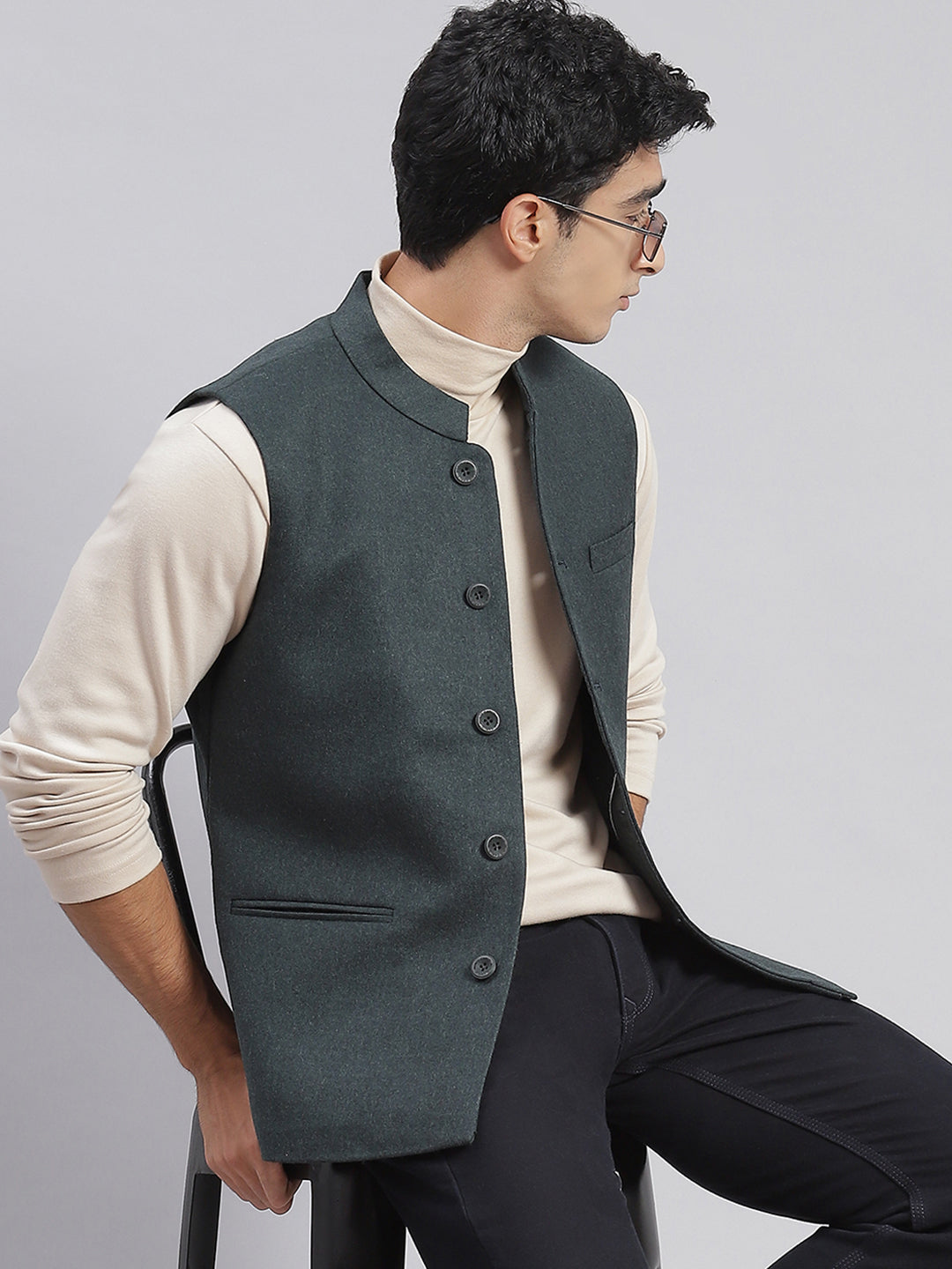 Men Green Solid Mandarin Collar Sleeveless Nehru Jackets