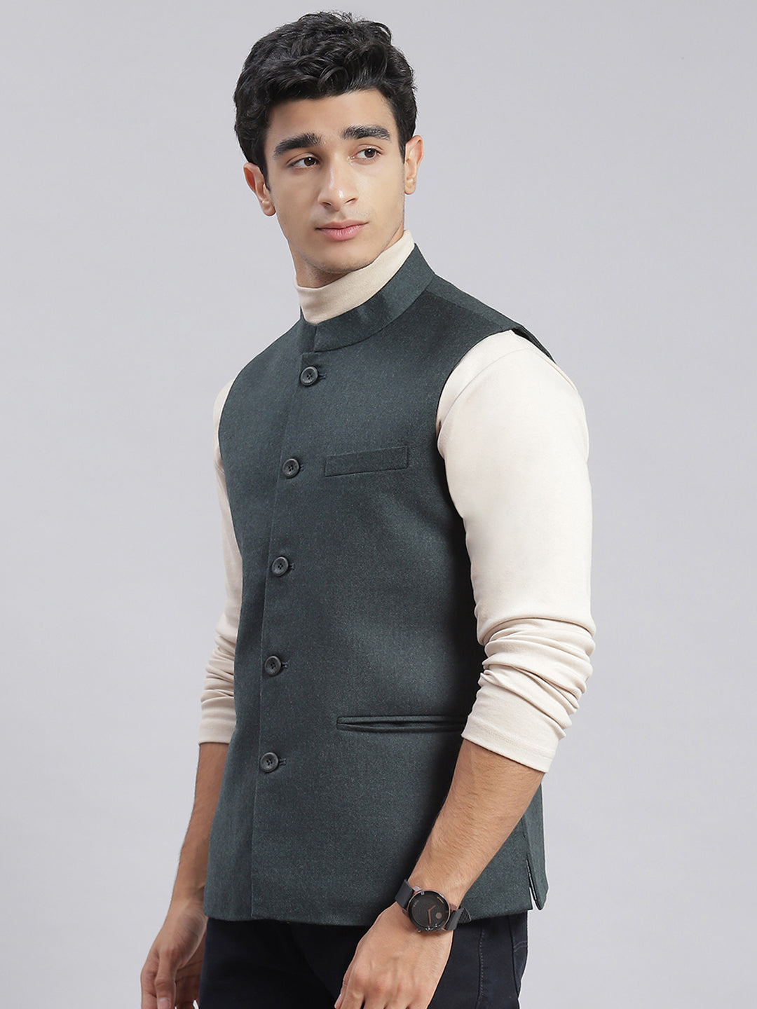 Men Green Solid Mandarin Collar Sleeveless Nehru Jackets