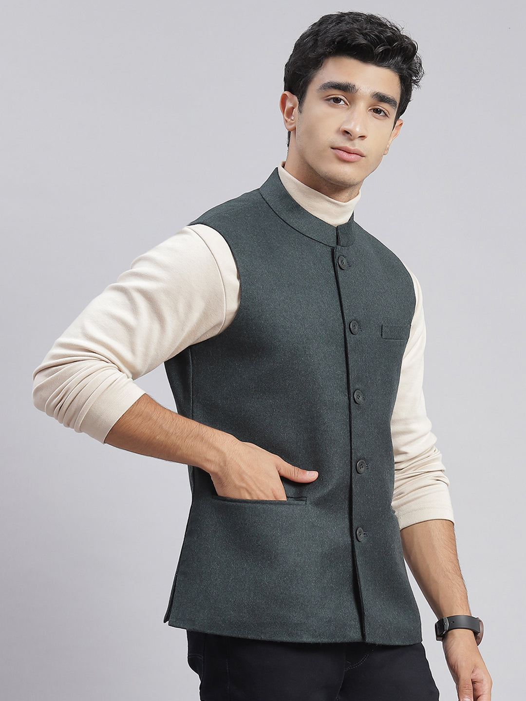 Men Green Solid Mandarin Collar Sleeveless Nehru Jackets