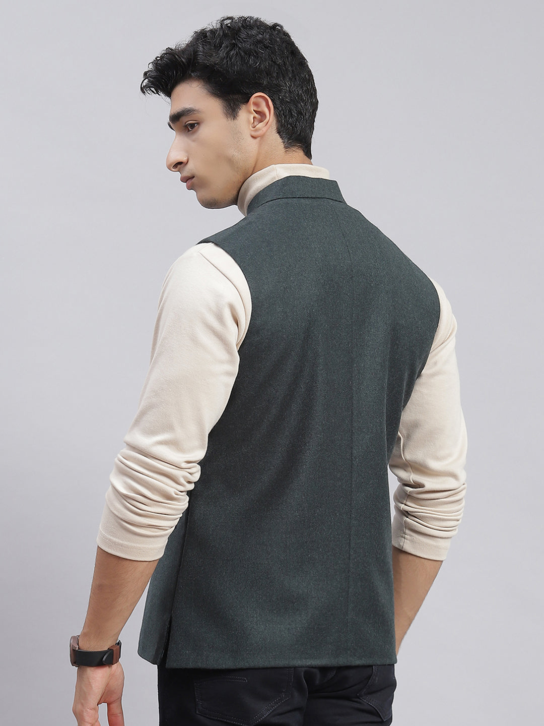 Men Green Solid Mandarin Collar Sleeveless Nehru Jackets
