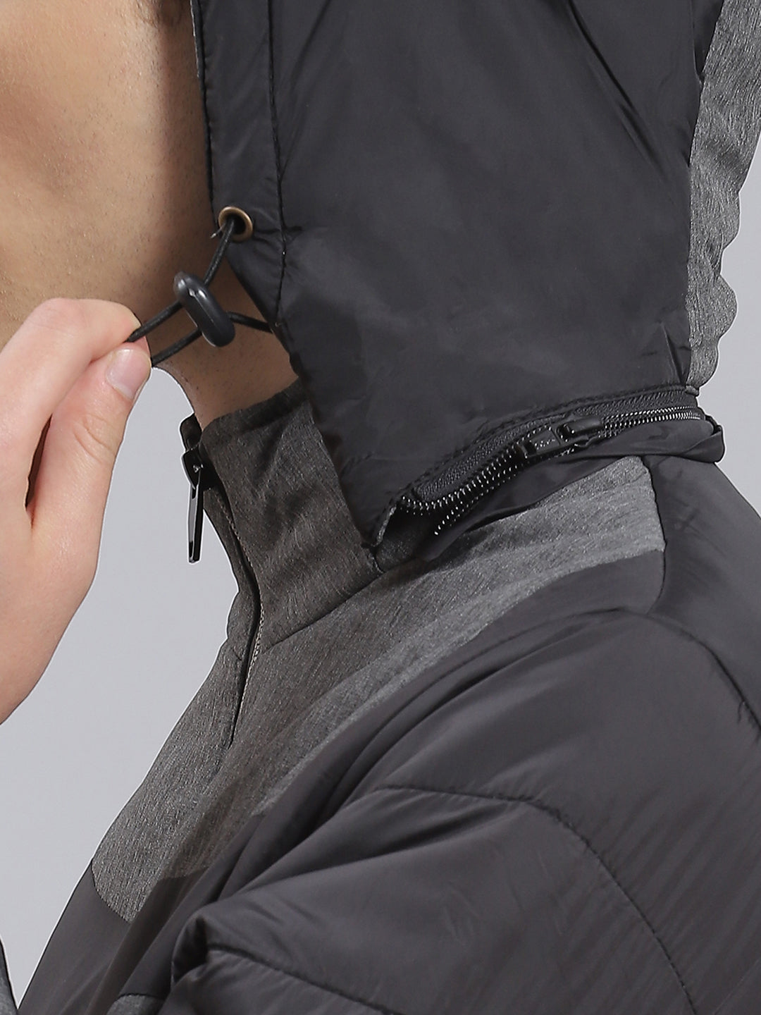 Men Grey Solid Hooded Full Sleeve Jacket