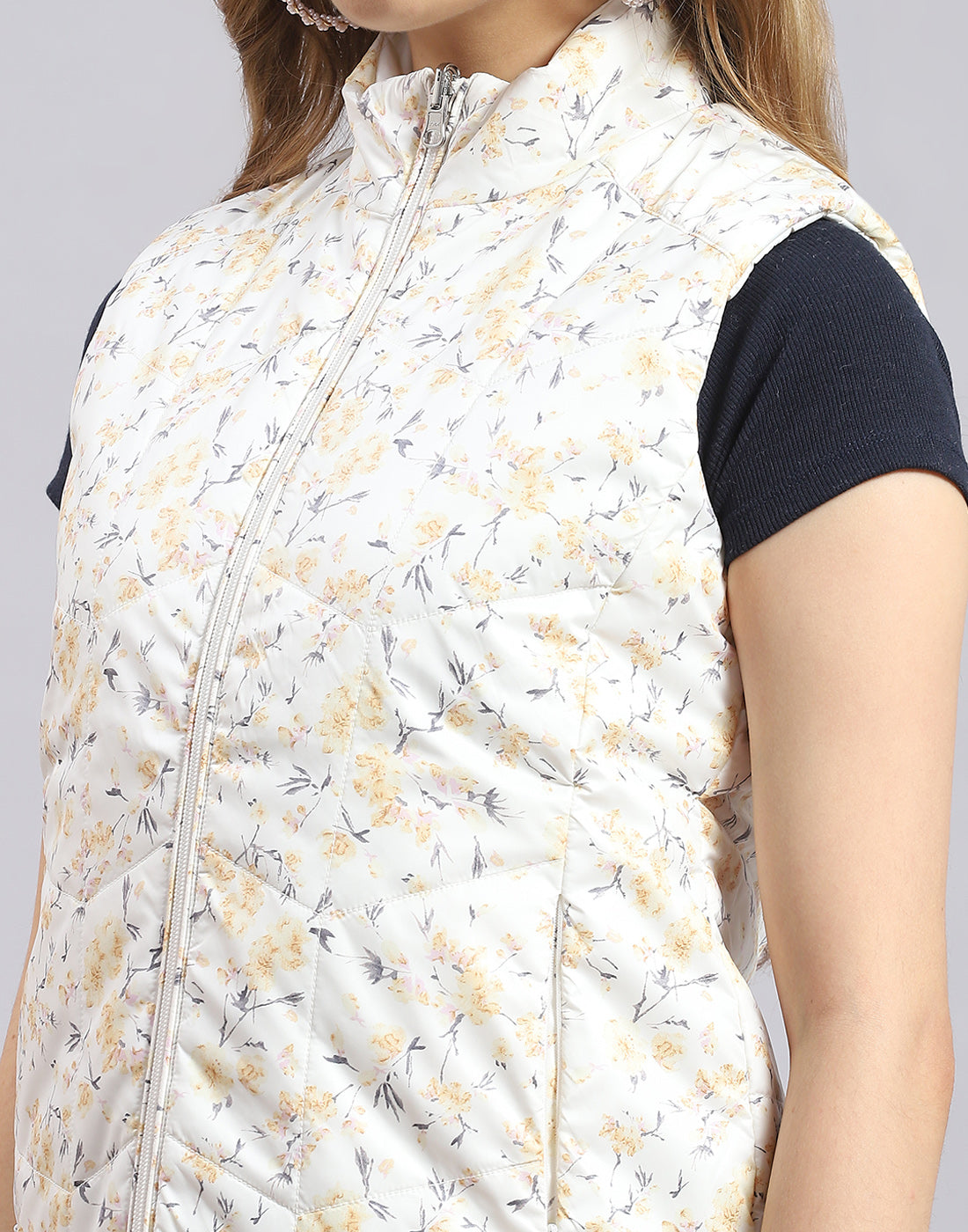 Women Off White Printed Stand Collar Sleeveless Jacket