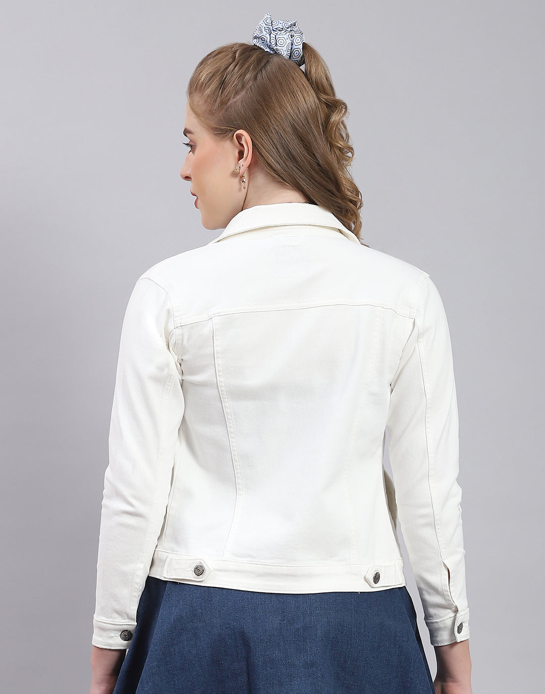 Women White Solid Collar Full Sleeve Jacket