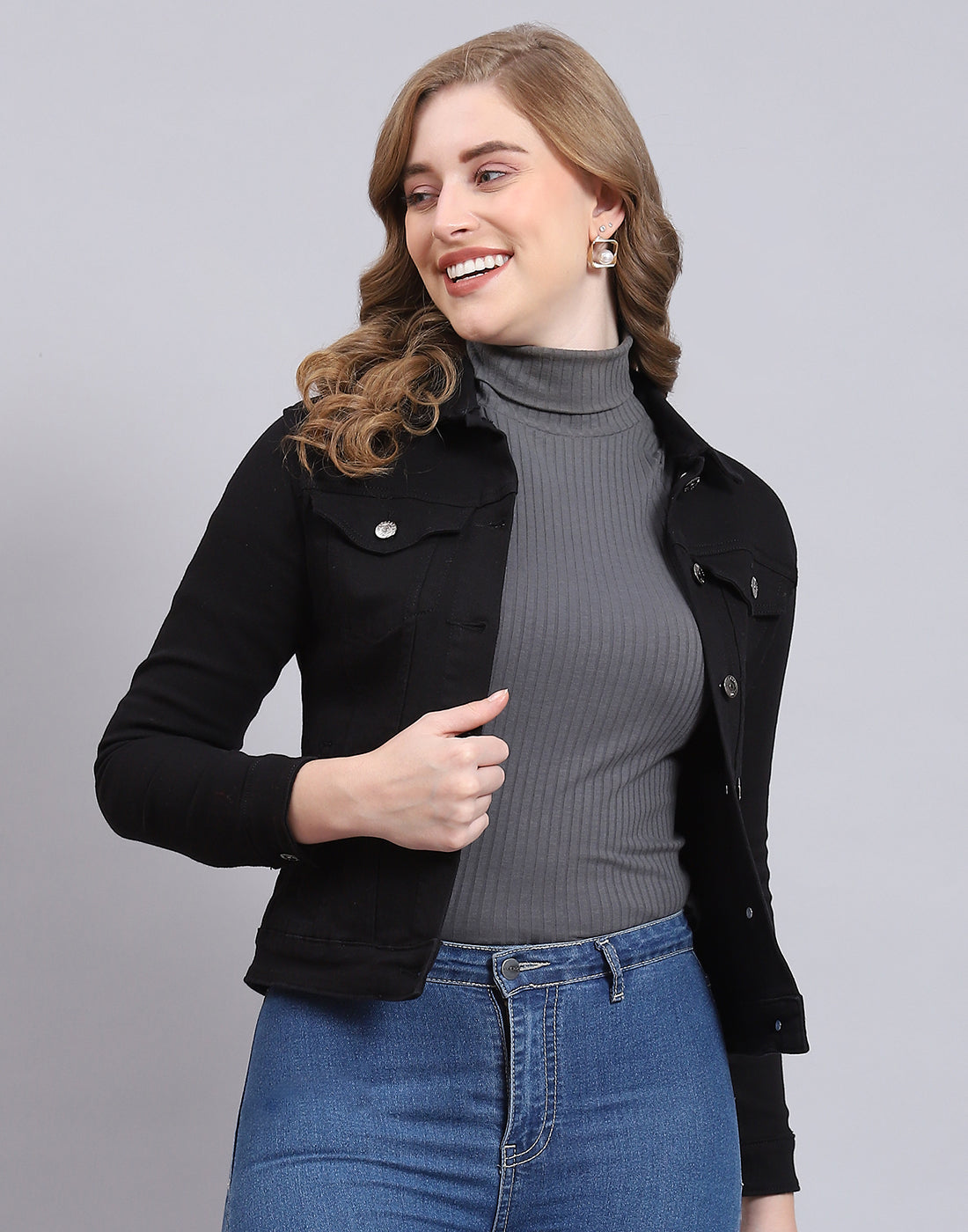 Women Black Solid Collar Full Sleeve Jacket
