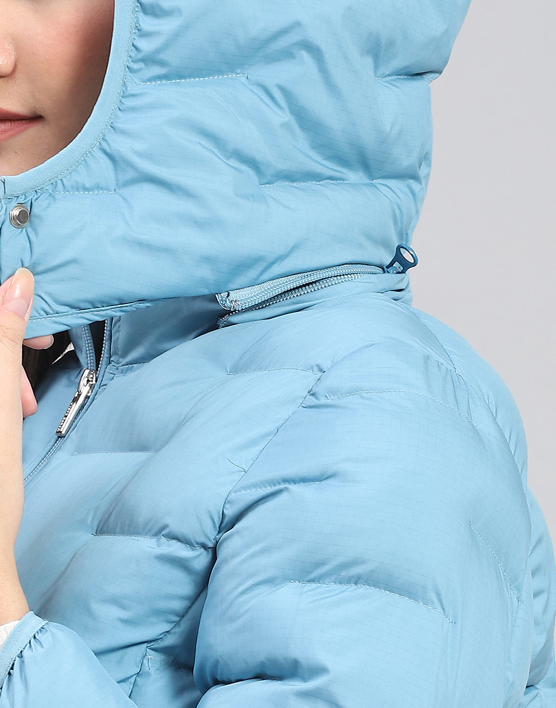 Women Turquoise Blue Solid Hooded Full Sleeve Jacket