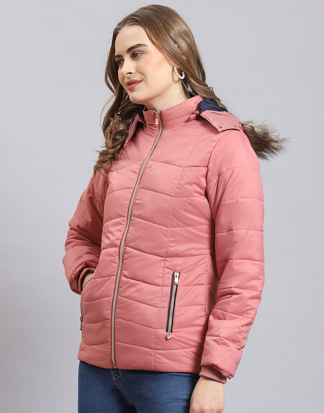 Women Pink Solid Hooded Full Sleeve Heating Jacket