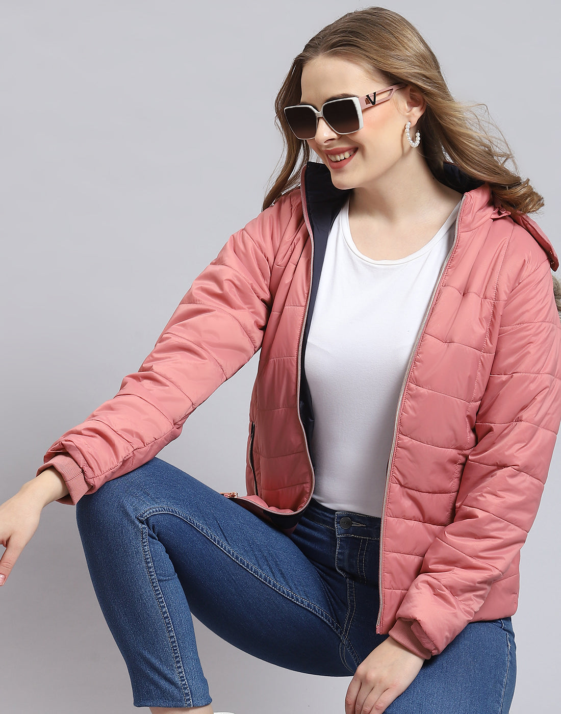 Women Pink Solid Hooded Full Sleeve Heating Jacket