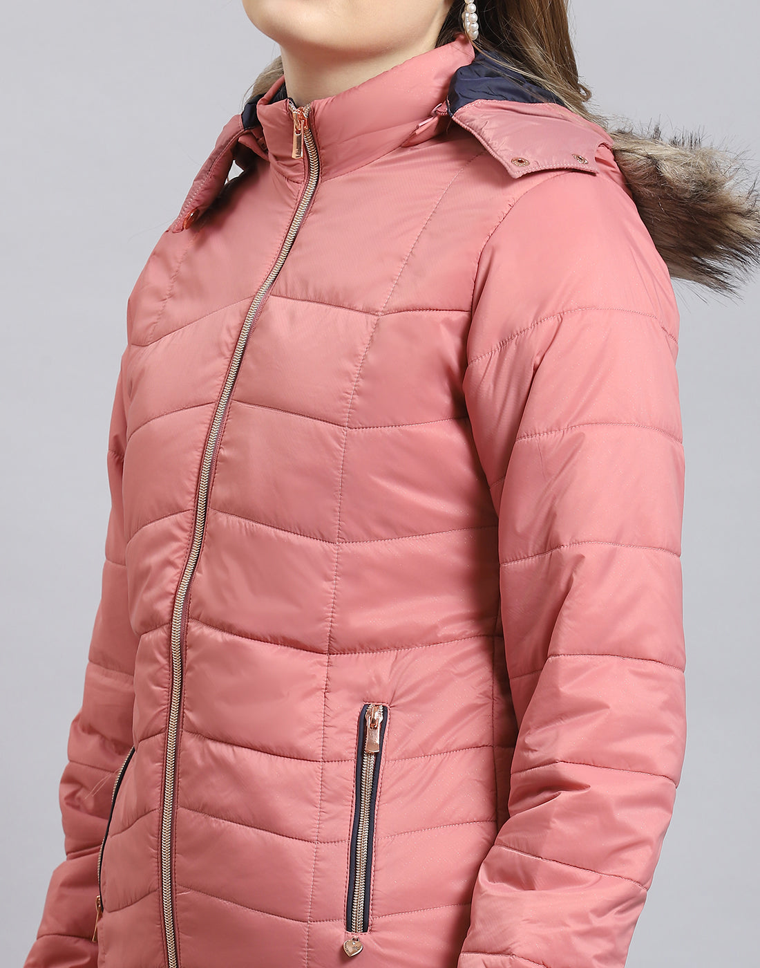 Women Pink Solid Hooded Full Sleeve Heating Jacket