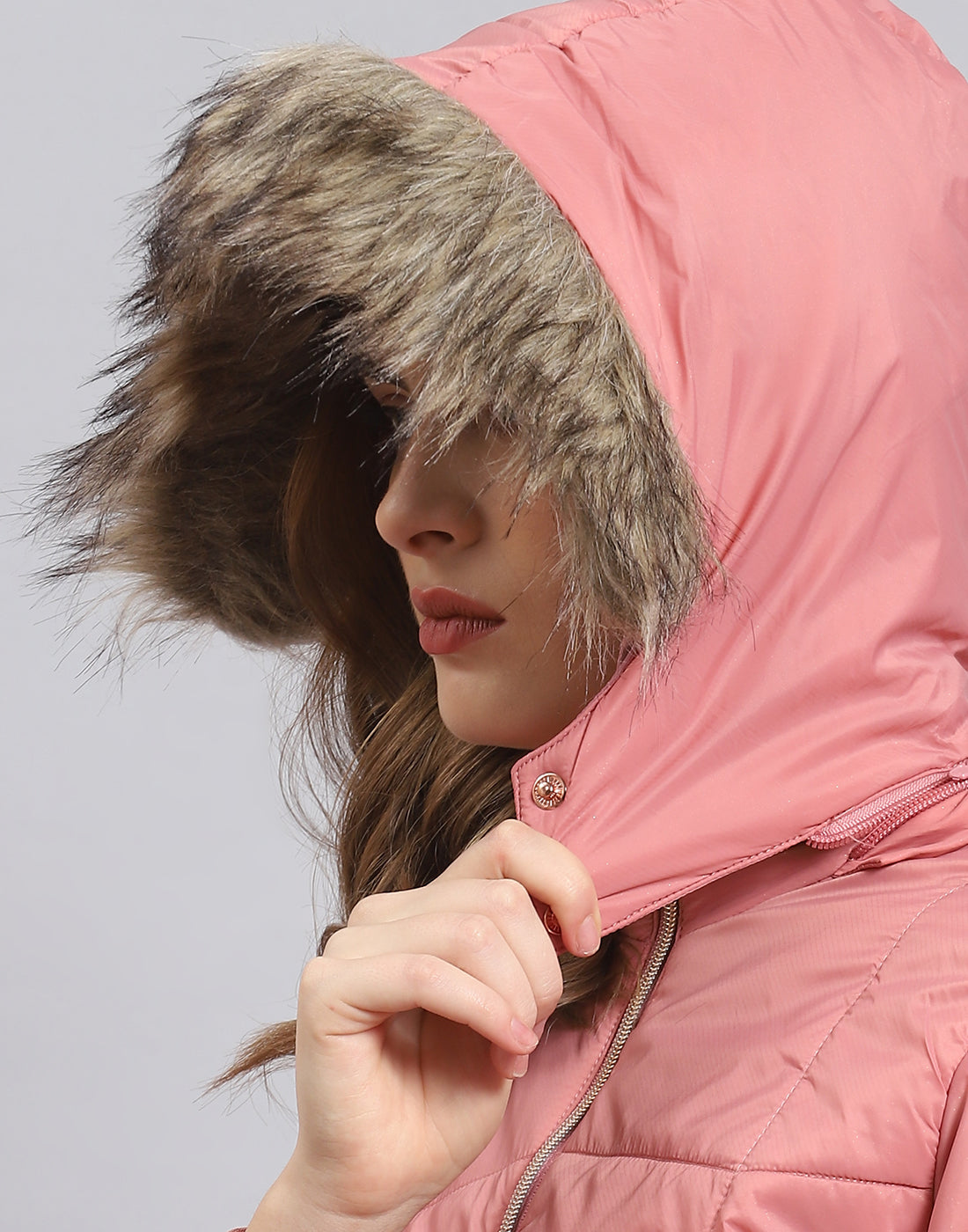 Women Pink Solid Hooded Full Sleeve Heating Jacket