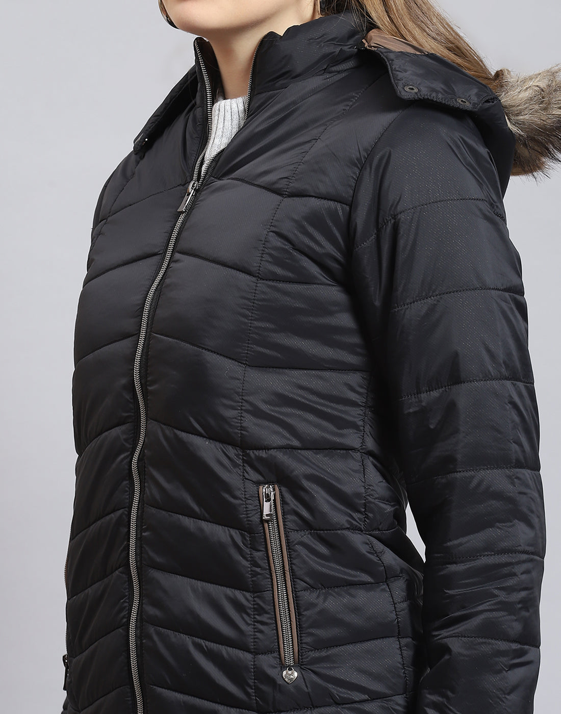 Women Black Solid Hooded Full Sleeve Heating Jacket