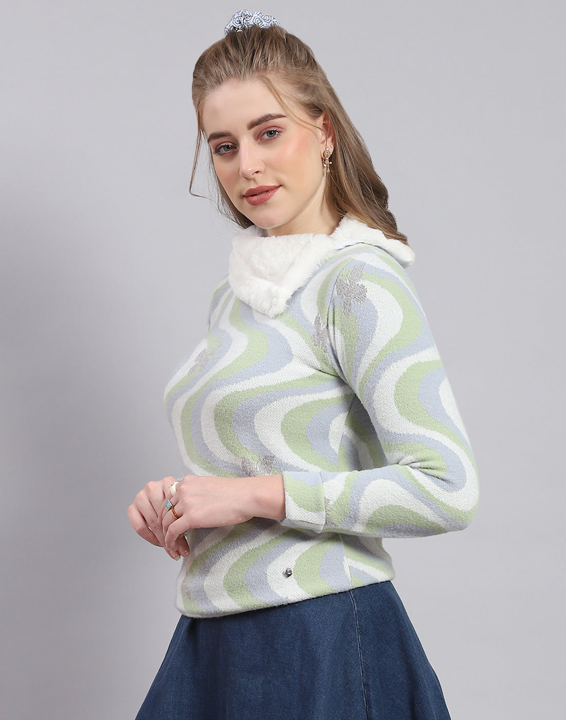 Women Green Printed Collar Full Sleeve Sweatshirt