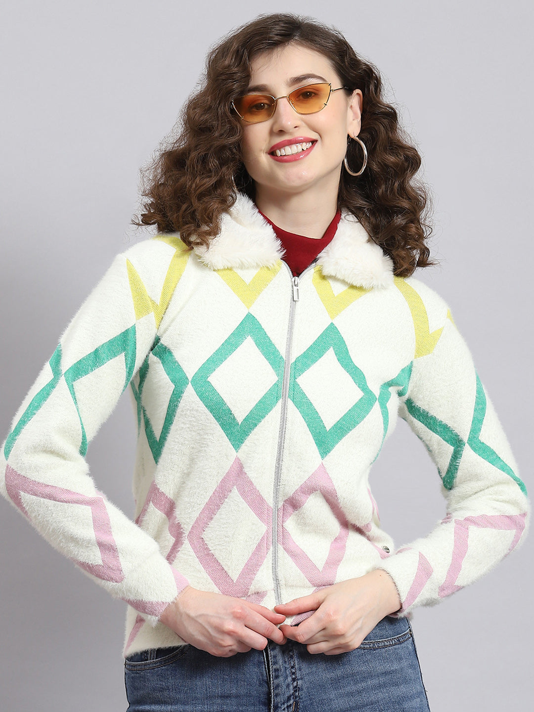 Women Cream Printed Collar Full Sleeve Sweatshirt