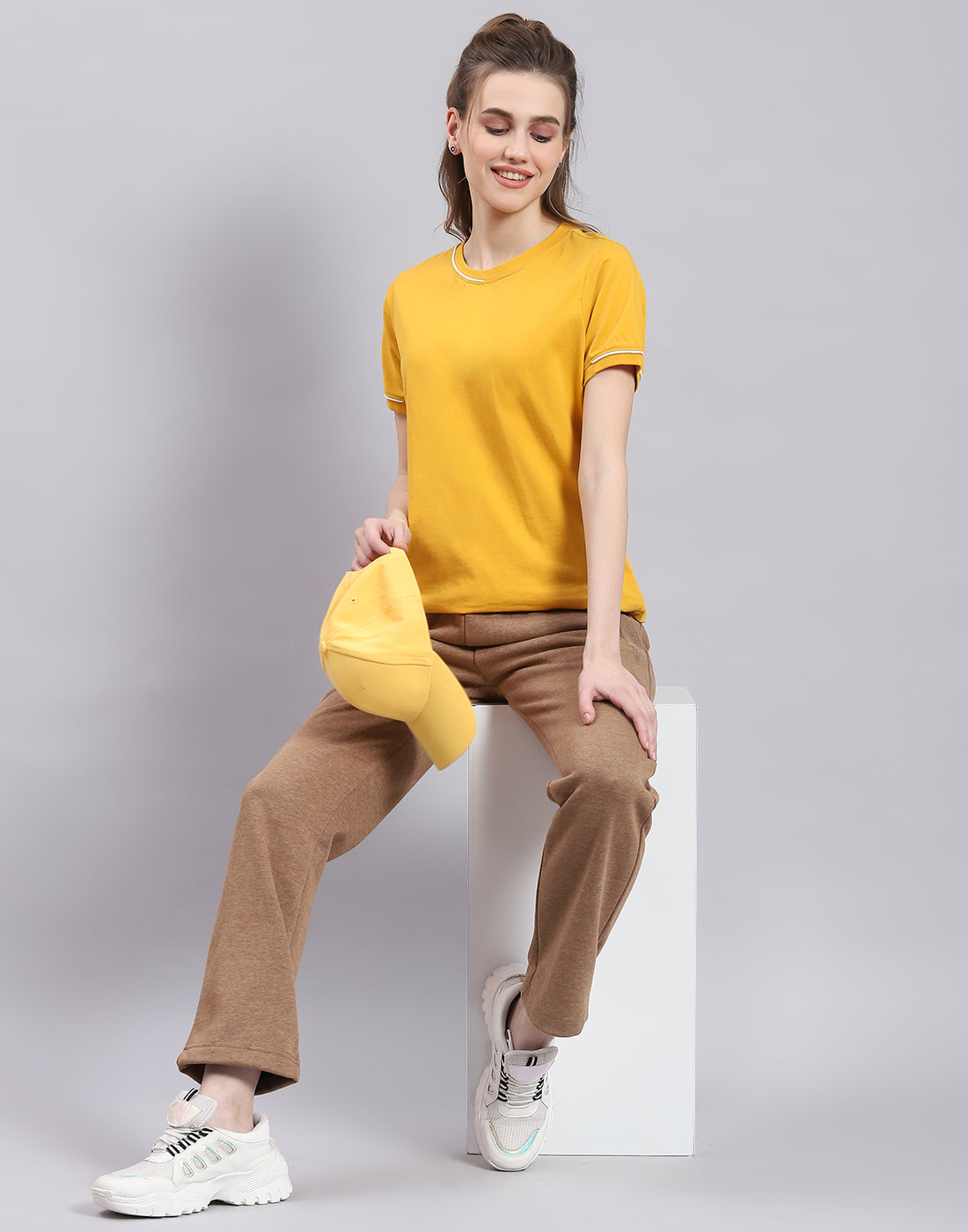 Women Brown Solid Regular Fit Winter Lower