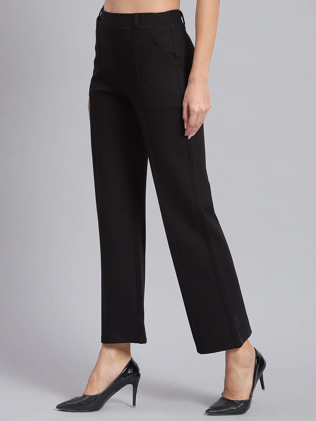 Women Black Solid Regular Fit Jegging