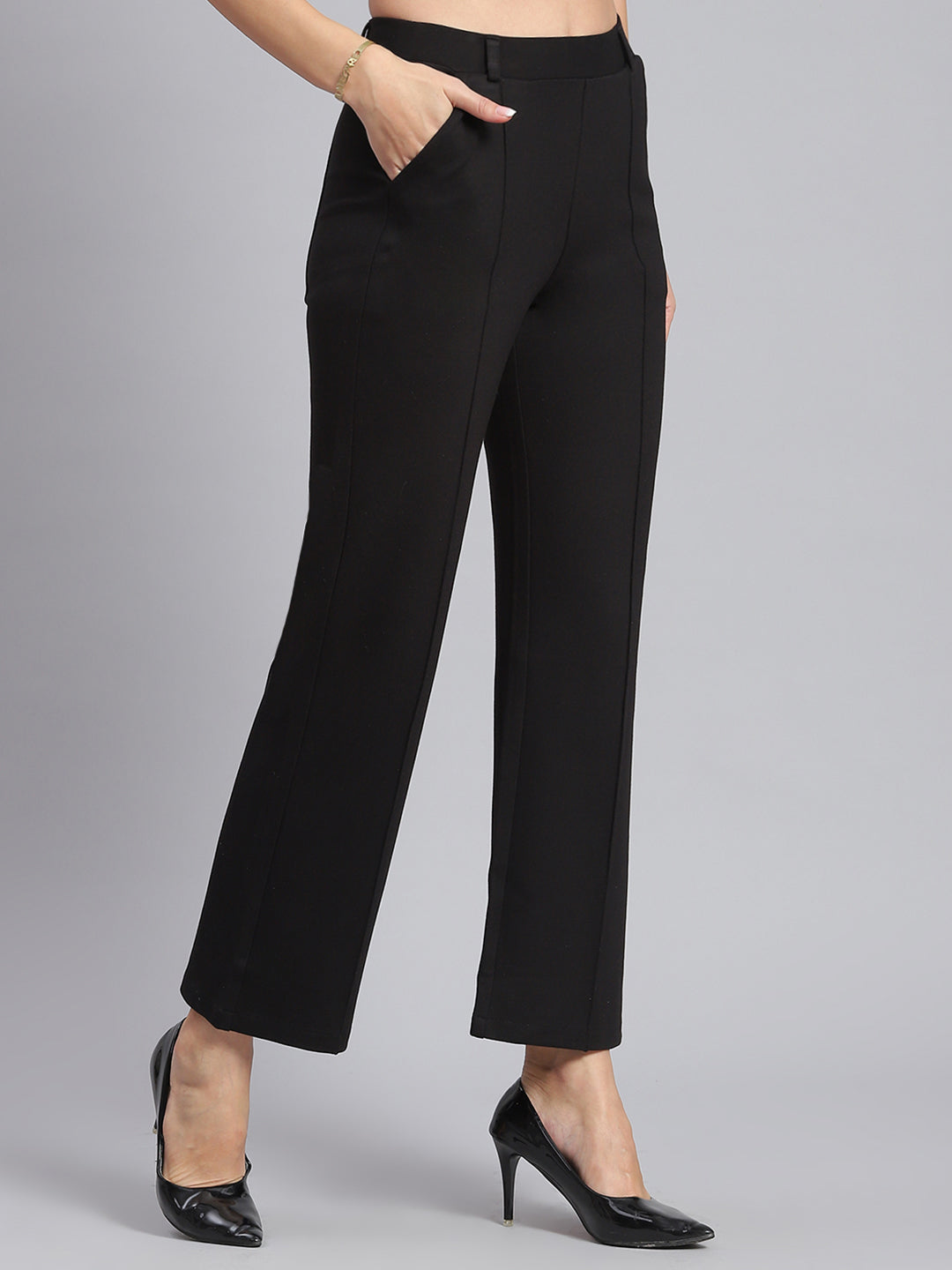 Women Black Solid Regular Fit Jegging