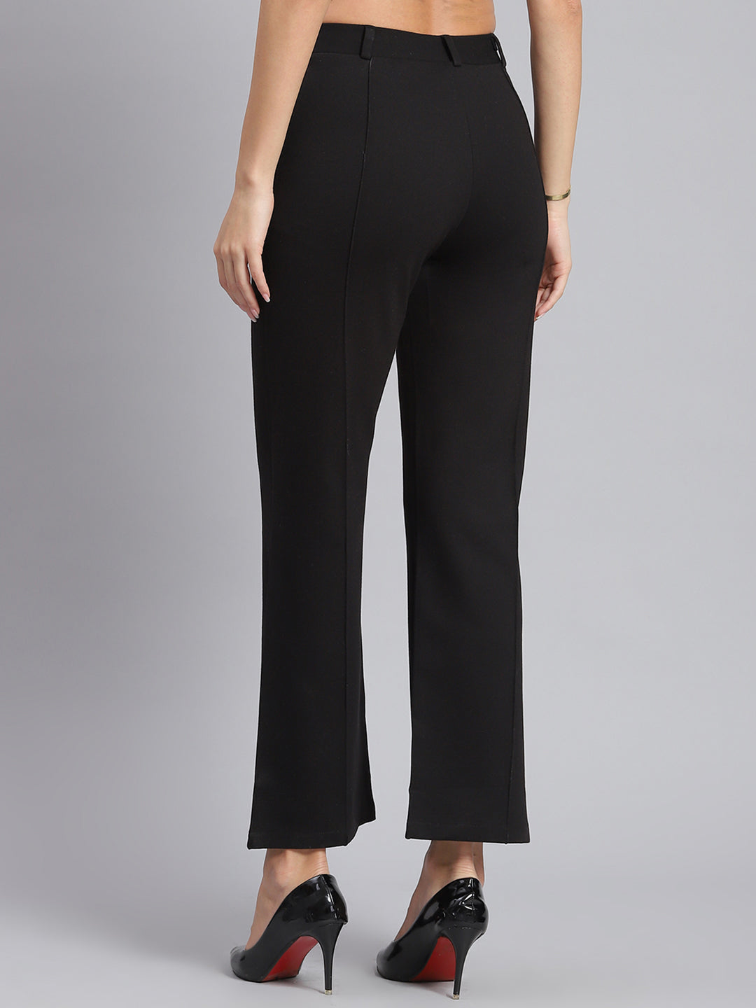 Women Black Solid Regular Fit Jegging