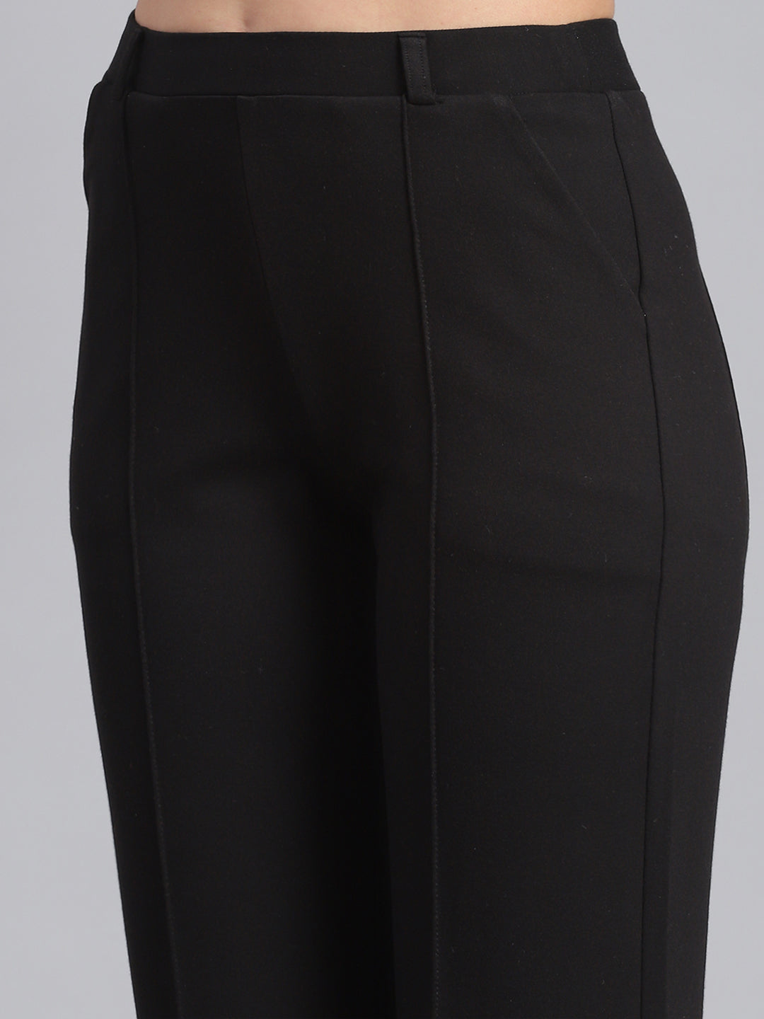 Women Black Solid Regular Fit Jegging