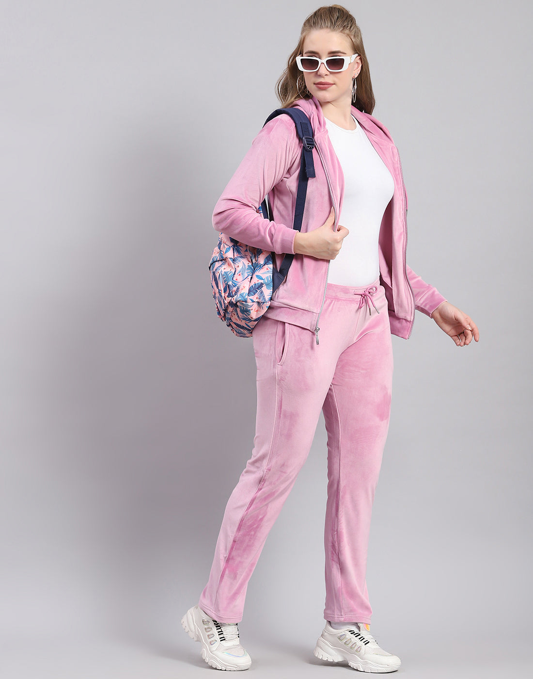 Women Pink Solid Hooded Full Sleeve Tracksuit
