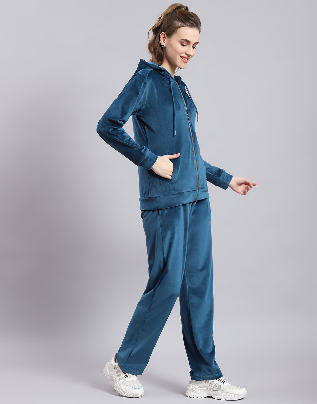 Women Teal Blue Solid Hooded Full Sleeve Tracksuit
