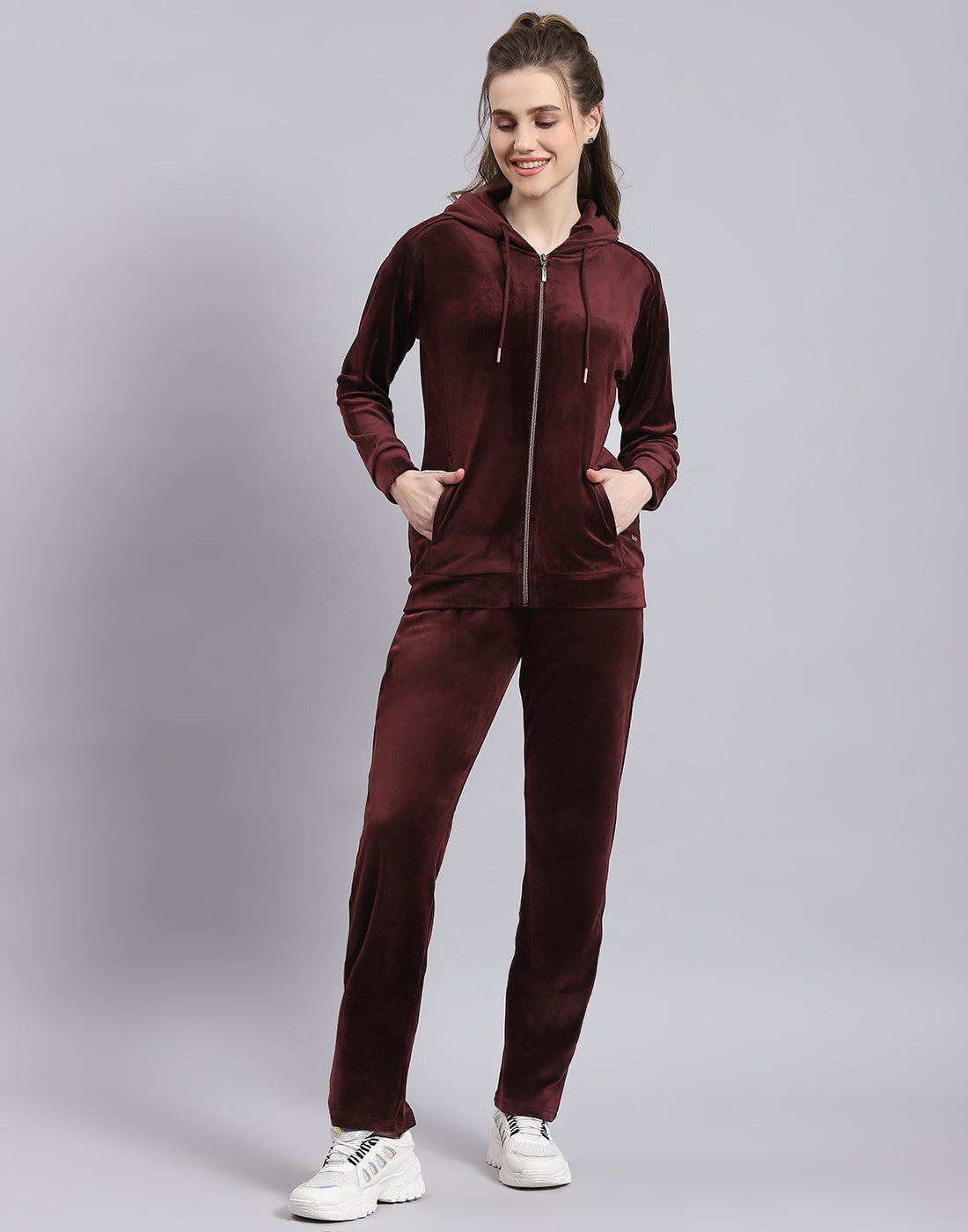 Women Maroon Solid Hooded Full Sleeve Tracksuit