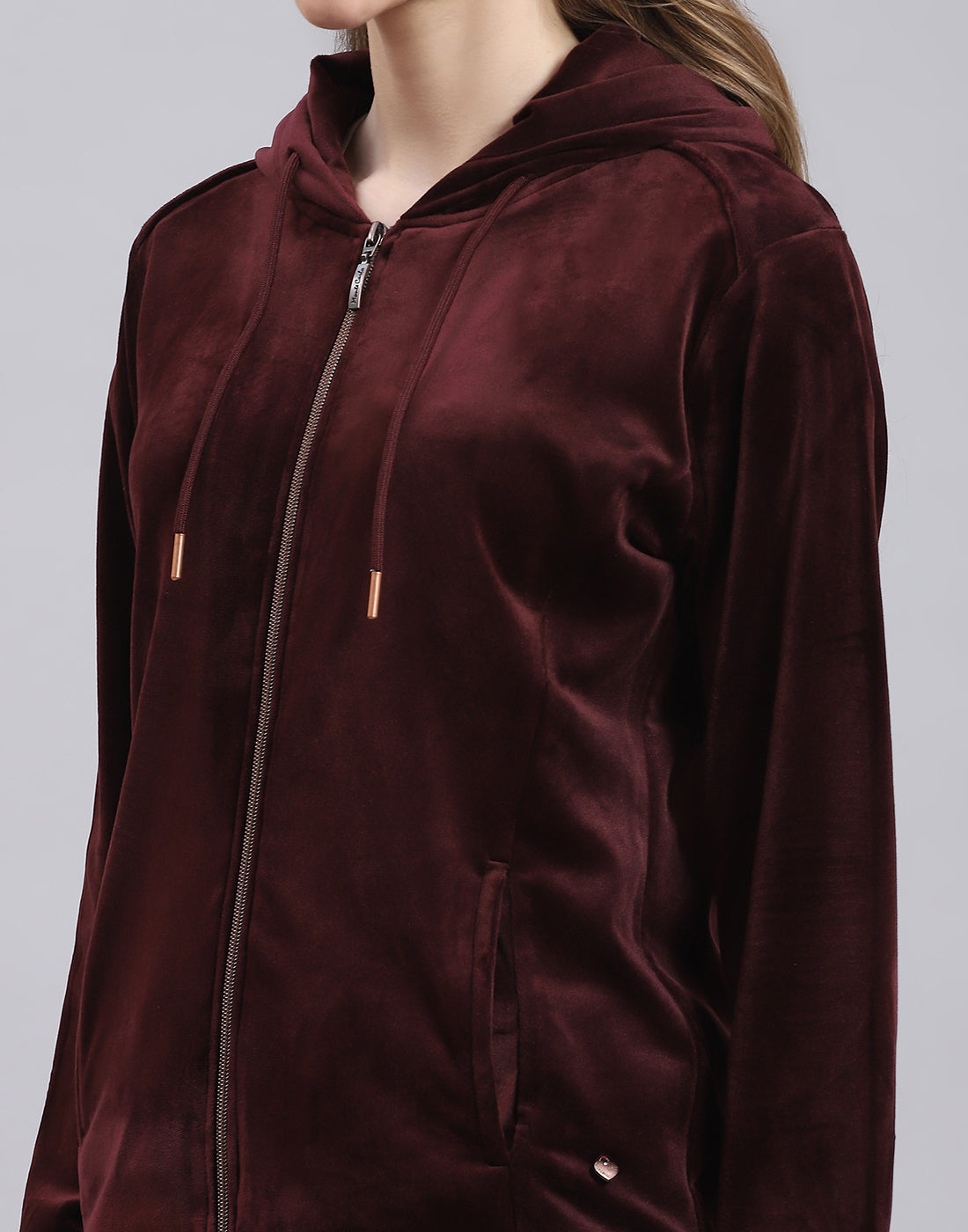 Women Maroon Solid Hooded Full Sleeve Tracksuit
