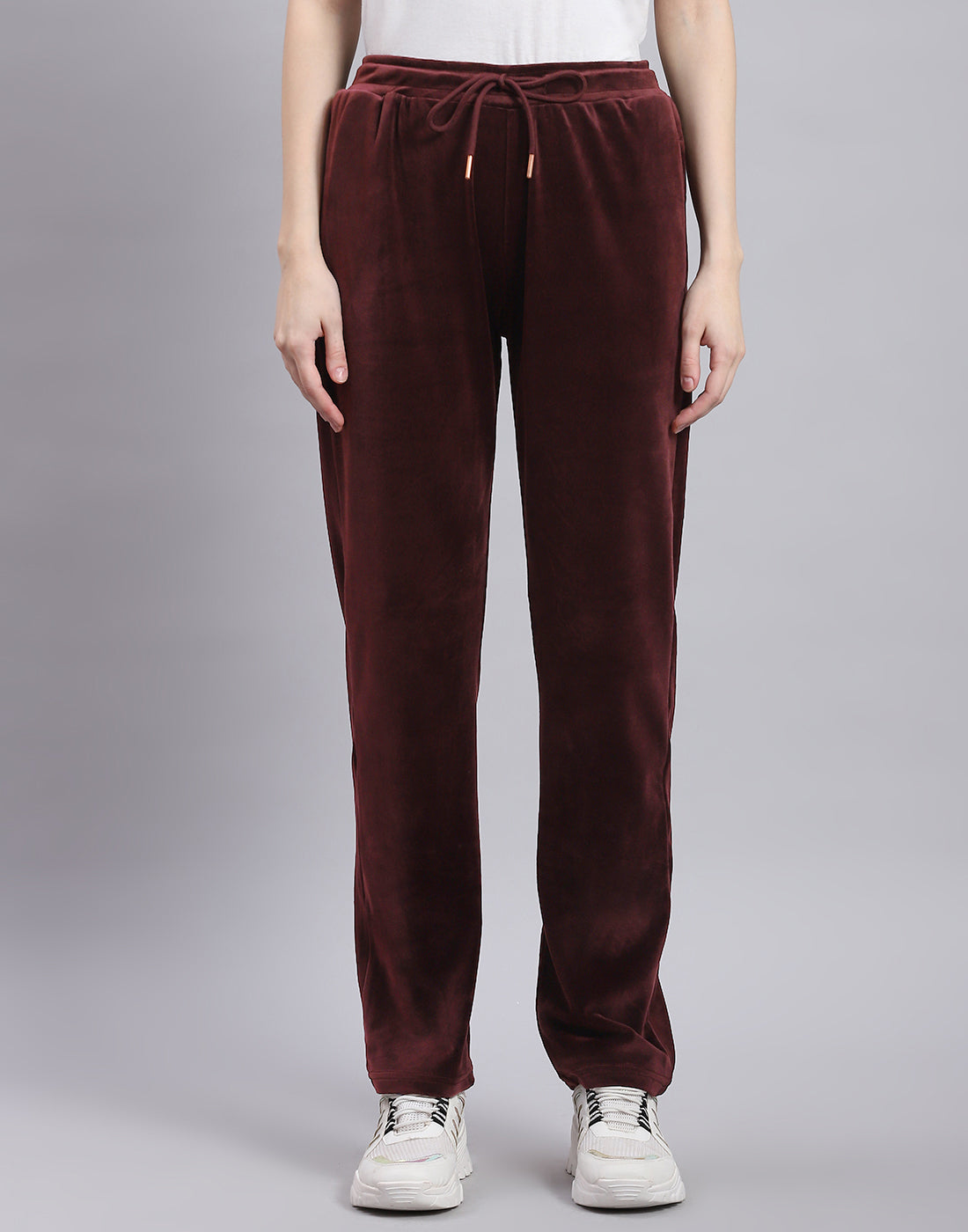 Women Maroon Solid Hooded Full Sleeve Tracksuit