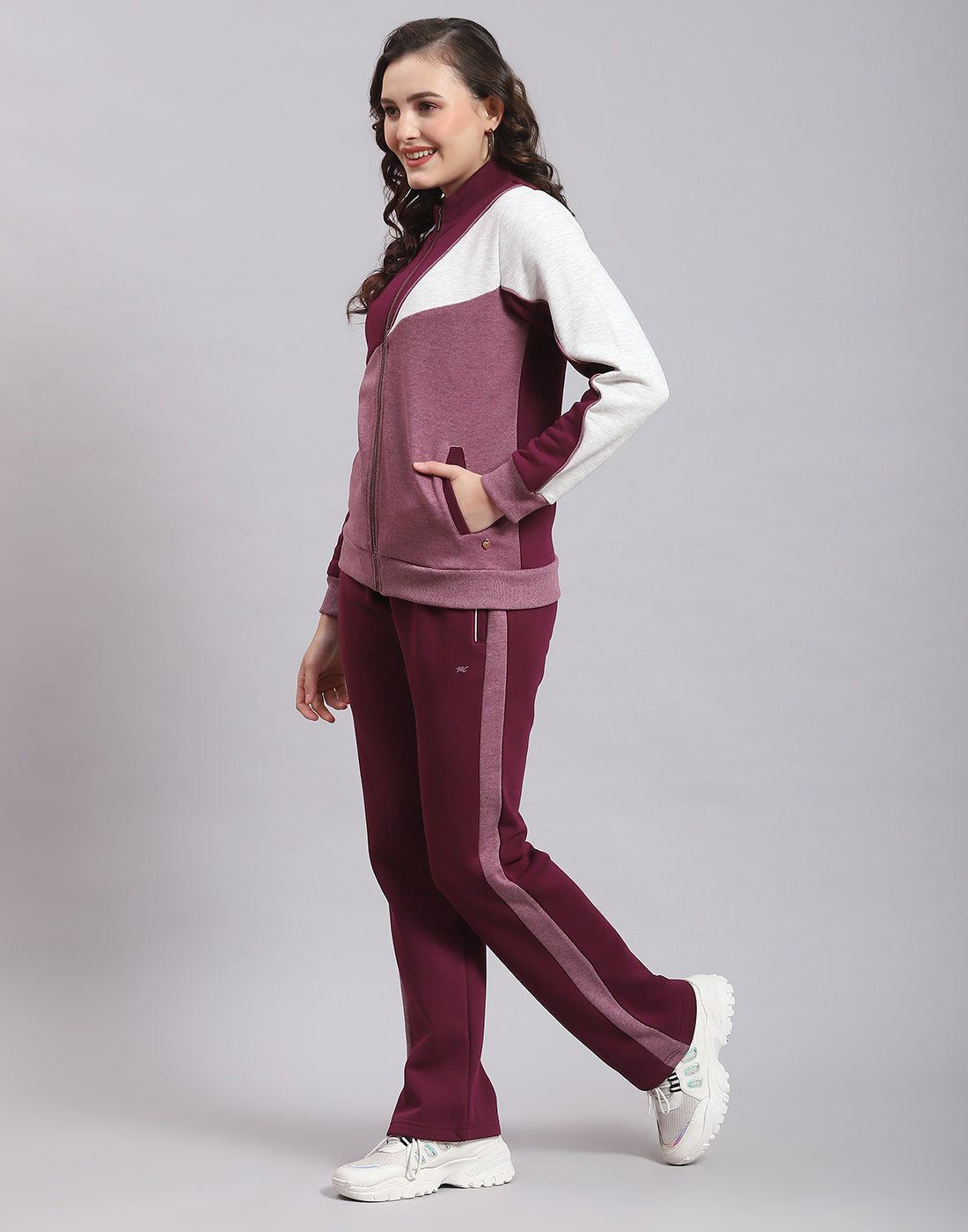 Women Maroon Solid Stand Collar Full Sleeve Tracksuit